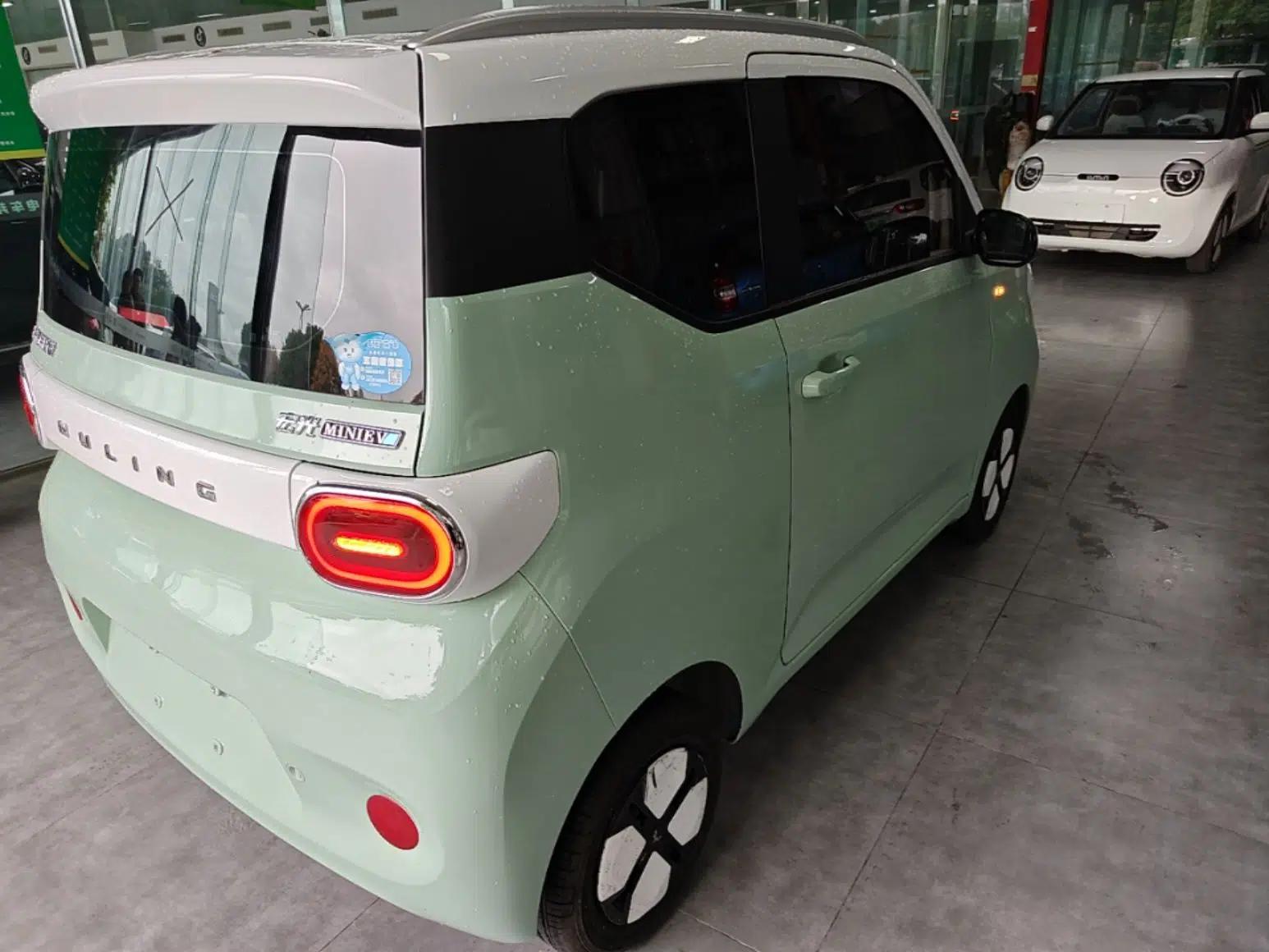Wuling Hongguang MINIEV 2024 3rd Generation 215km Advanced Version — миниатюра 6