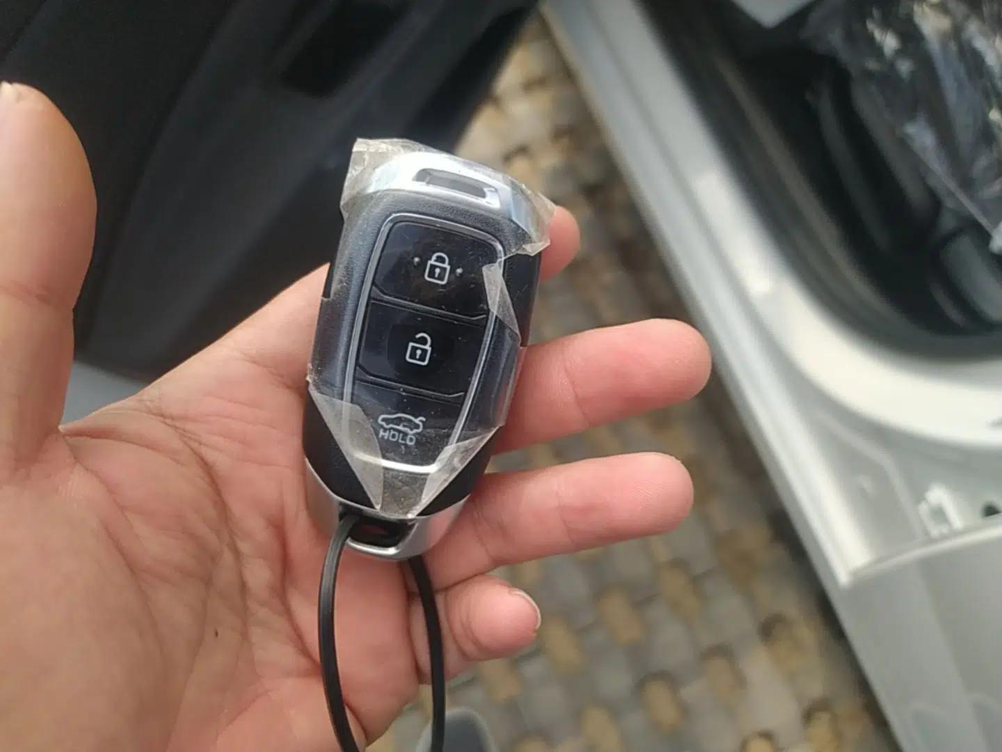 Hyundai Elantra 2023 1.5L CVT GLX Elite Edition — миниатюра 12