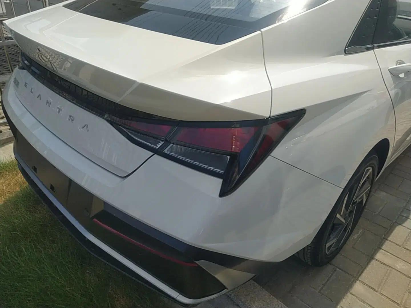 Hyundai Elantra 2023 1.5L CVT GLX Elite Edition — миниатюра 7
