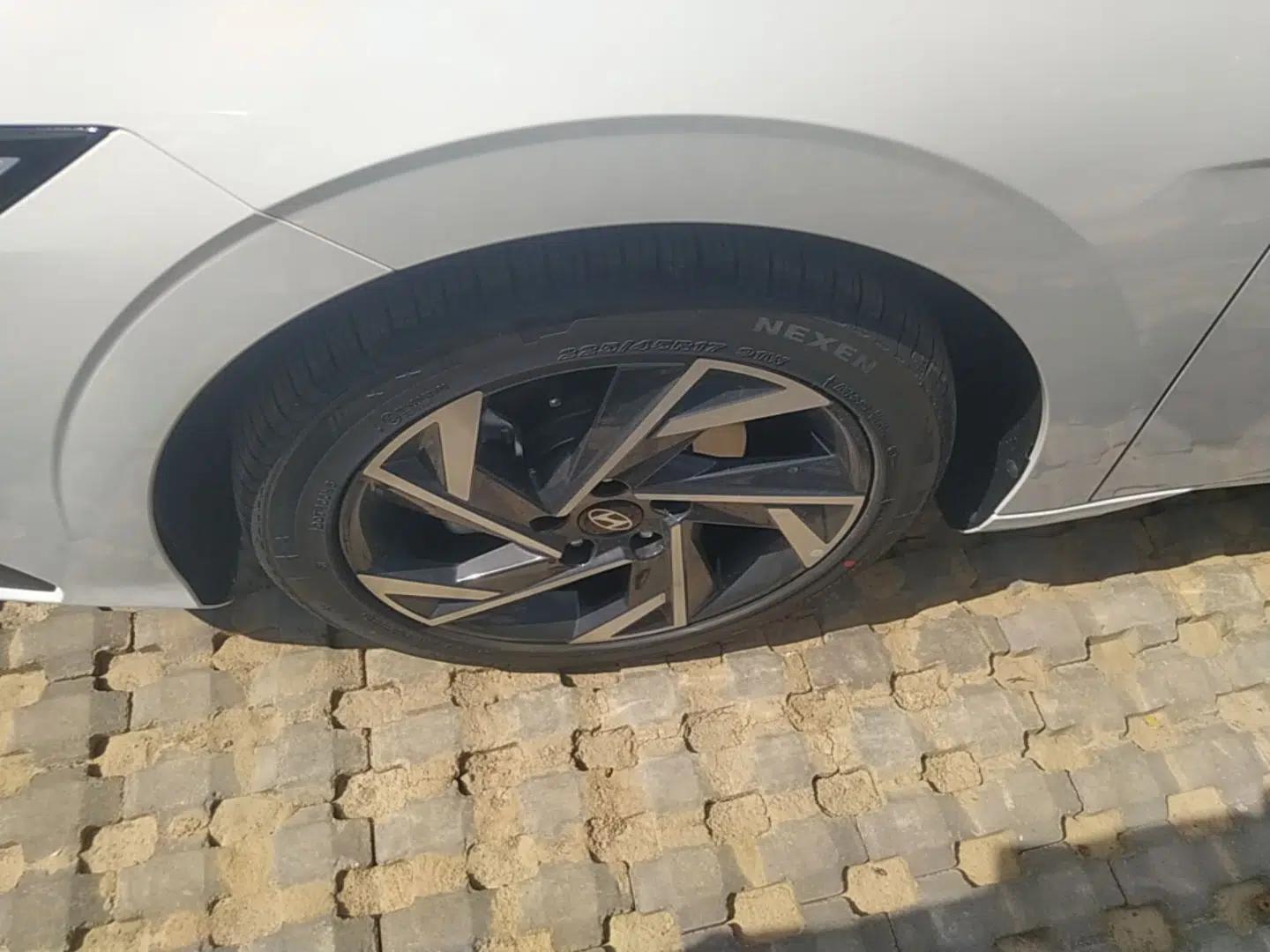 Hyundai Elantra 2023 1.5L CVT GLX Elite Edition — миниатюра 8