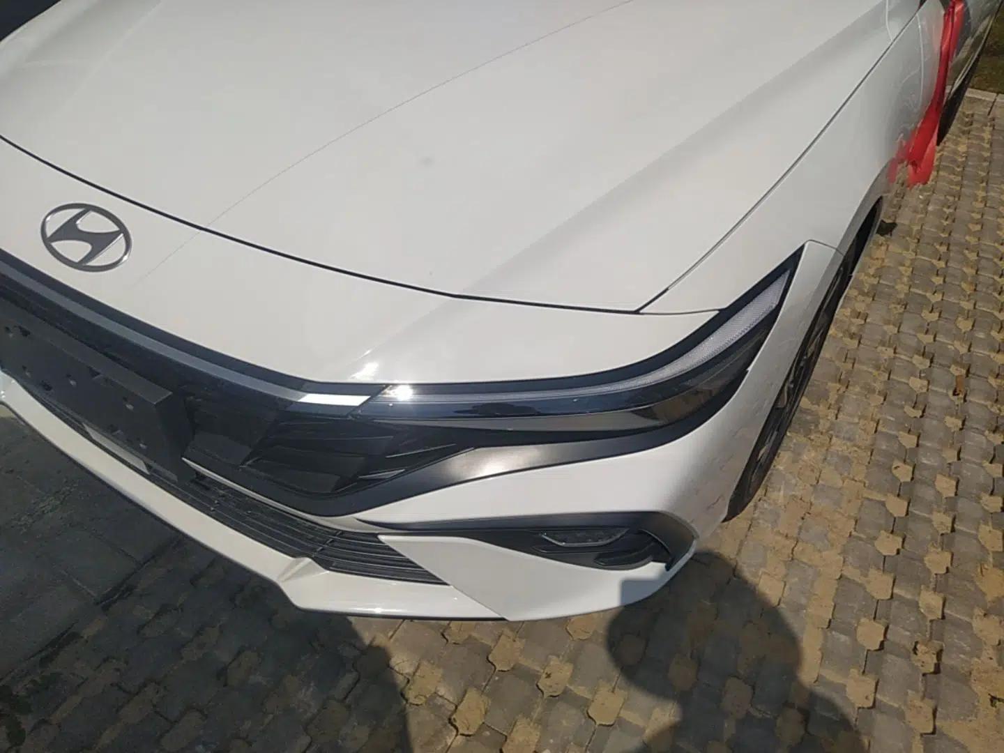 Hyundai Elantra 2023 1.5L CVT GLX Elite Edition — миниатюра 9