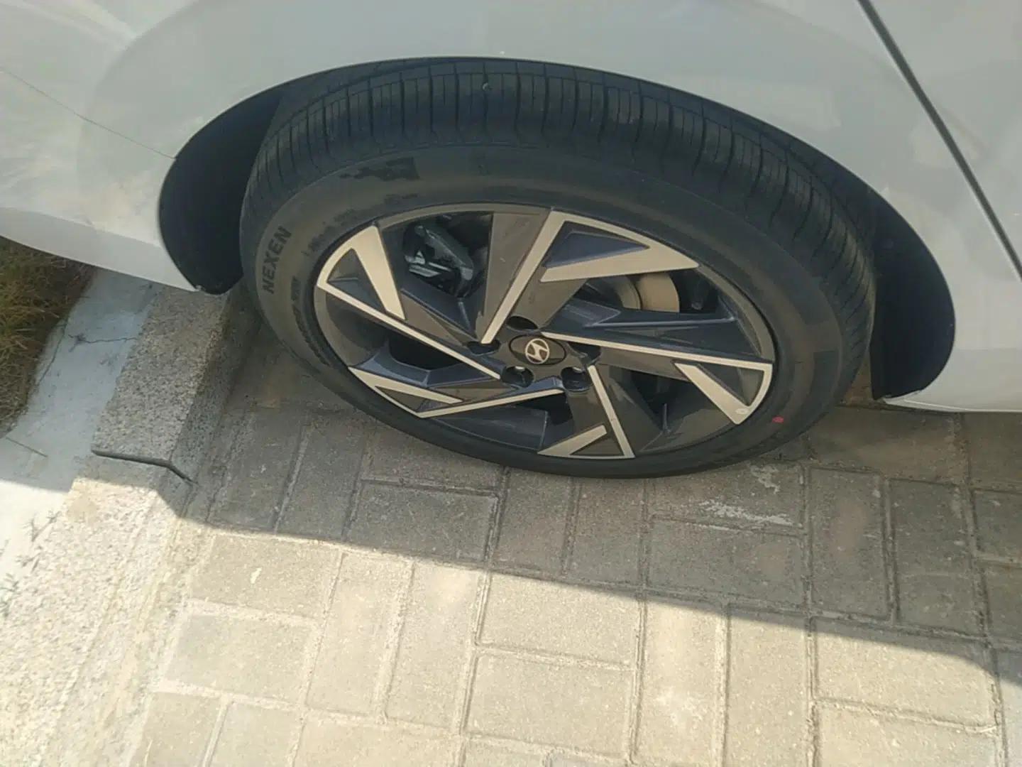 Hyundai Elantra 2023 1.5L CVT GLX Elite Edition — миниатюра 10