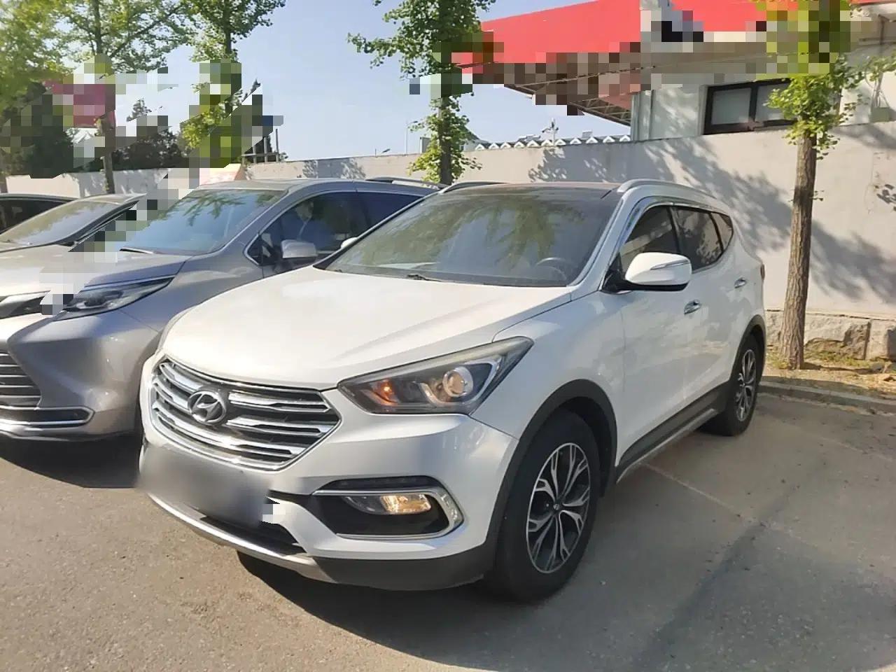 Hyundai Santa Fe 2017 2.0T Automatic Two-Wheel Drive Smart Version 7 Seats — миниатюра 1