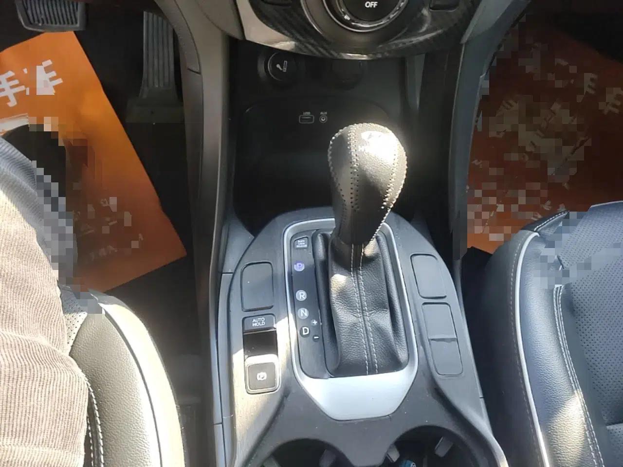 Hyundai Santa Fe 2017 2.0T Automatic Two-Wheel Drive Smart Version 7 Seats — миниатюра 16