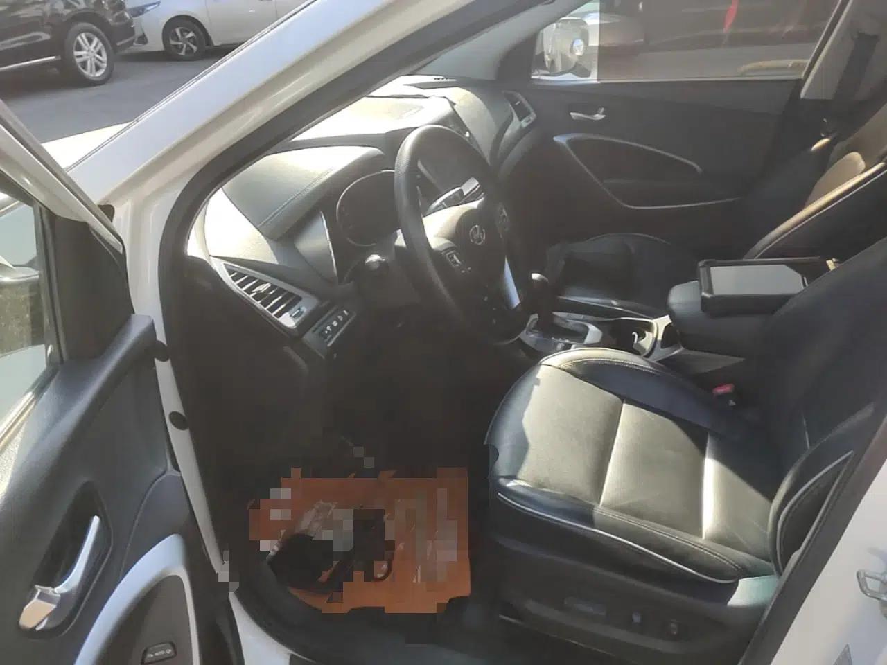 Hyundai Santa Fe 2017 2.0T Automatic Two-Wheel Drive Smart Version 7 Seats — миниатюра 17