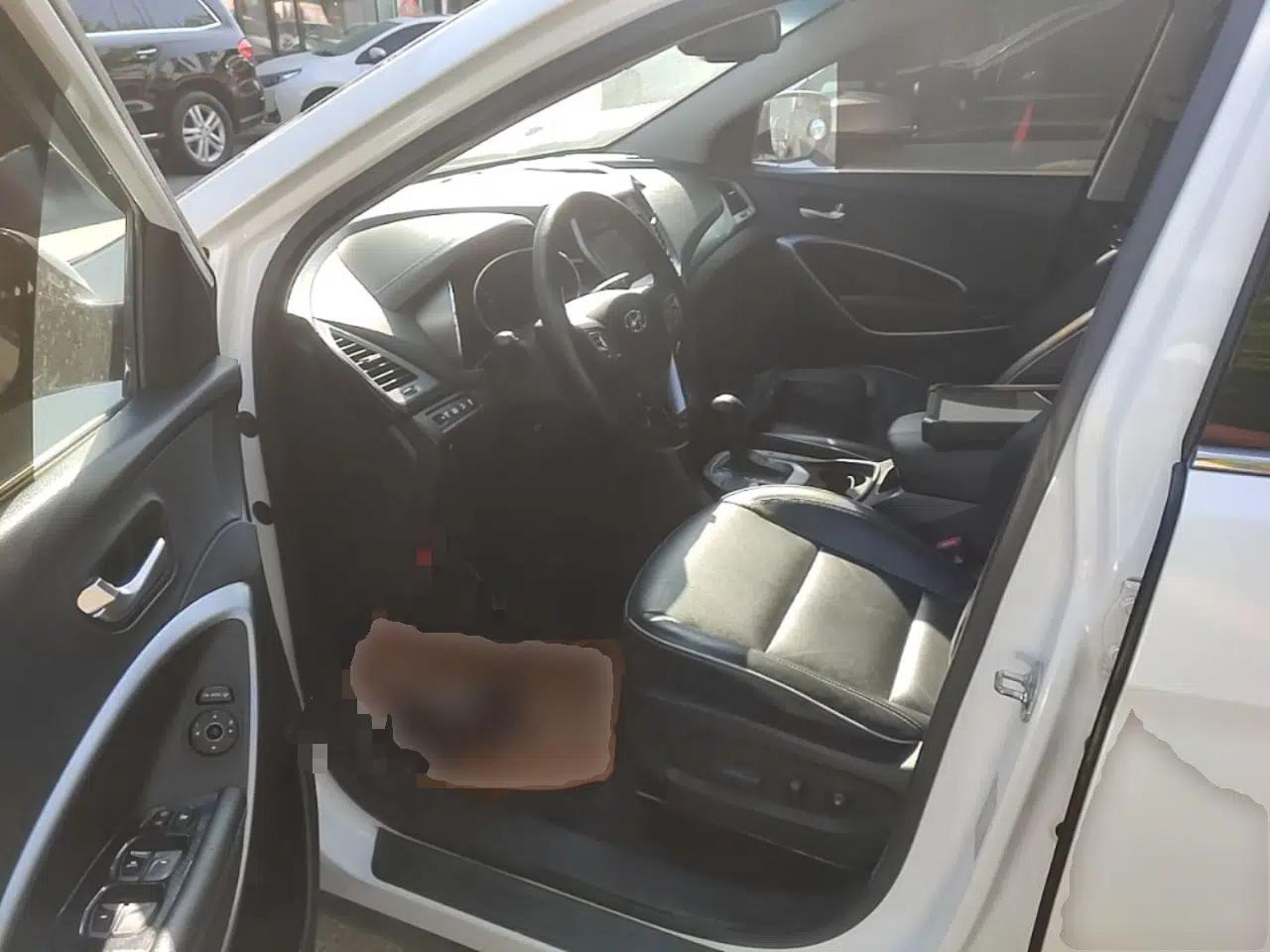 Hyundai Santa Fe 2017 2.0T Automatic Two-Wheel Drive Smart Version 7 Seats — миниатюра 18