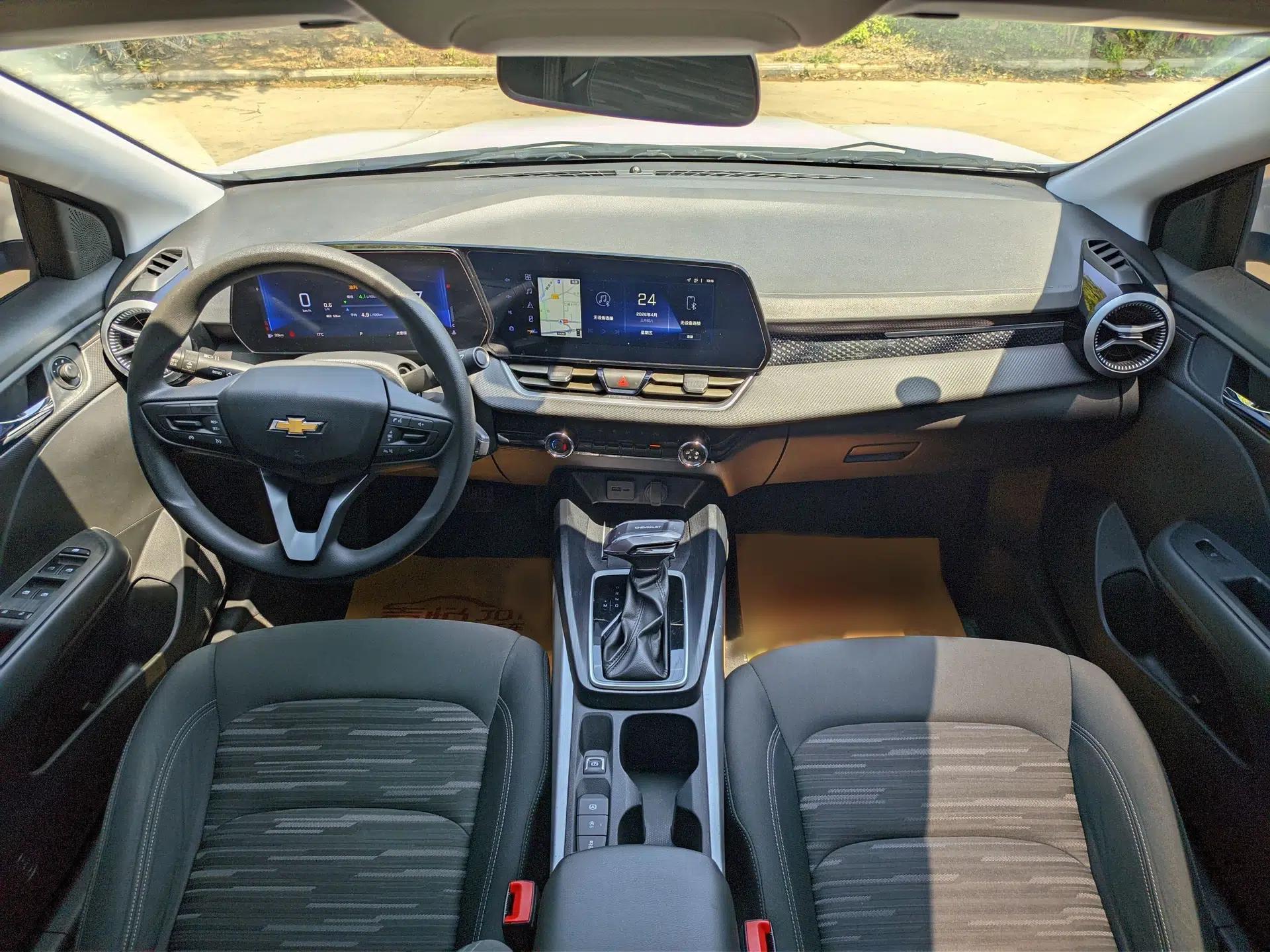 Chevrolet Monza 2023 1.5L Dual-Clutch Enjoyment Edition — миниатюра 12
