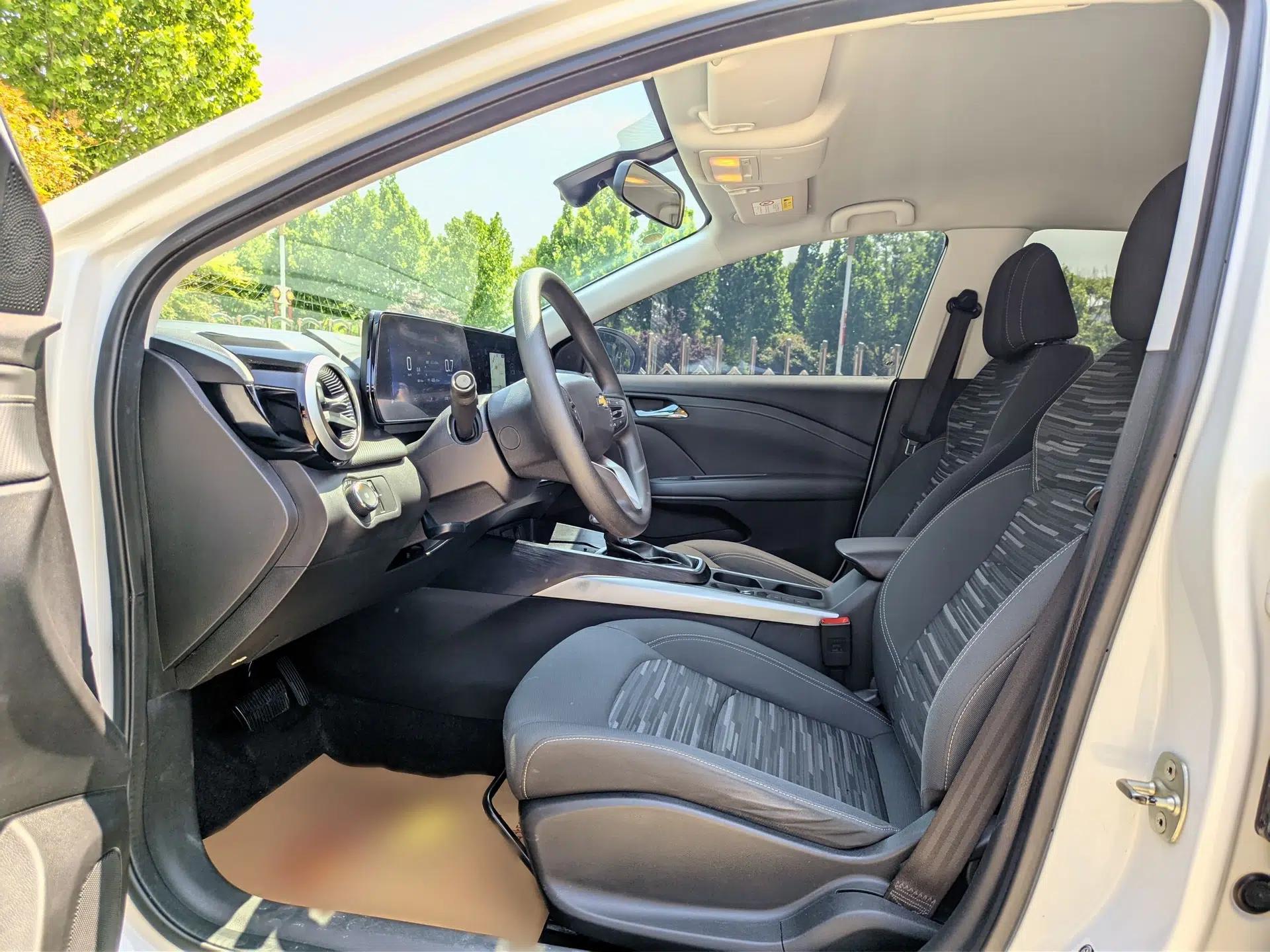 Chevrolet Monza 2023 1.5L Dual-Clutch Enjoyment Edition — миниатюра 14