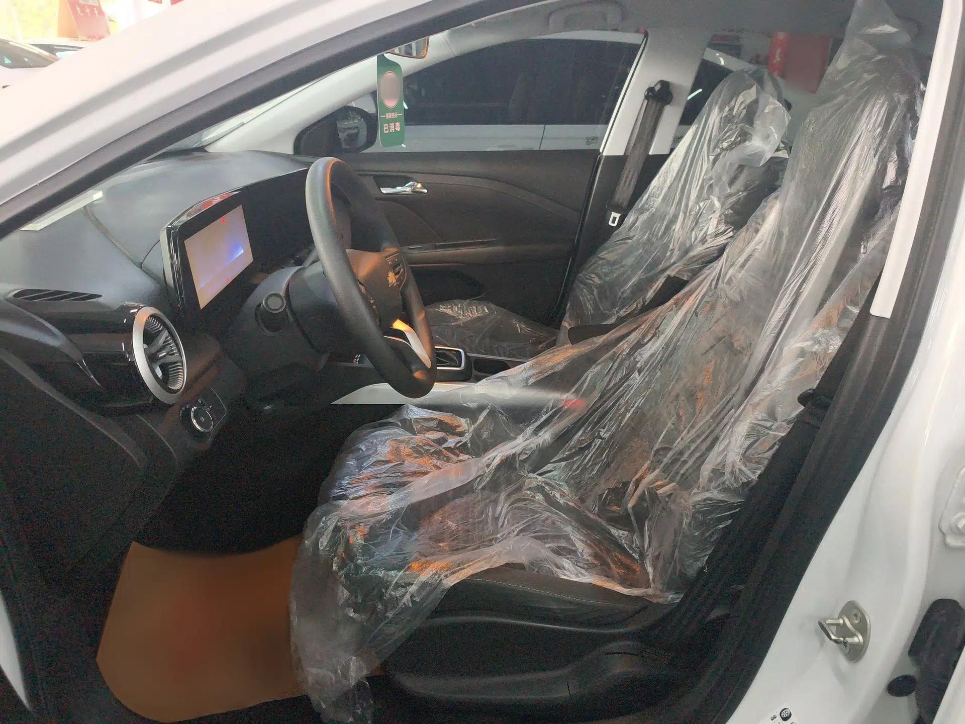 Chevrolet Monza 2023 1.5L Dual-Clutch Enjoyment Edition — миниатюра 10