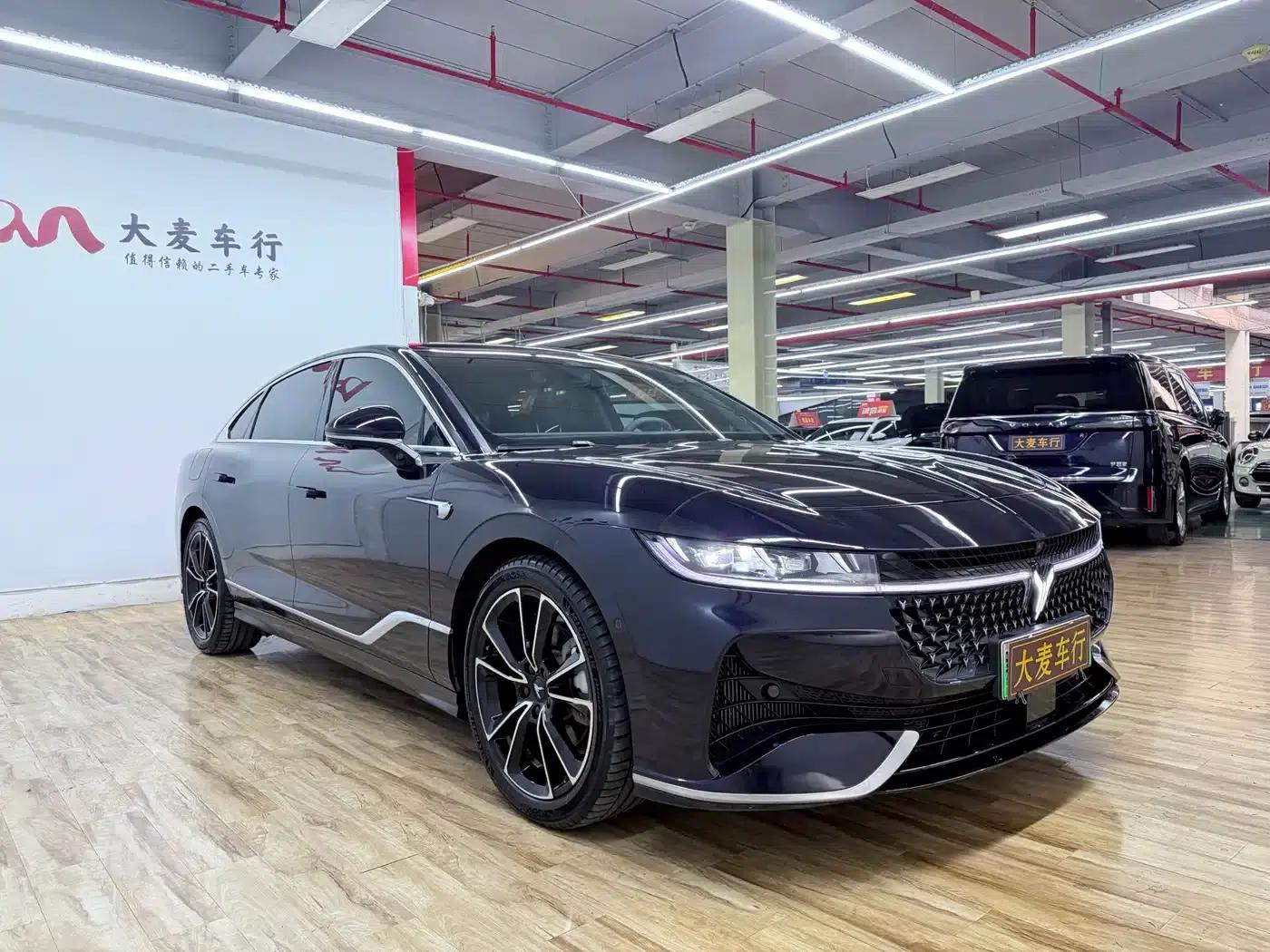 Voyah Chasing the Light 2024 PHEV AWD Long Range Flagship Edition — миниатюра 3