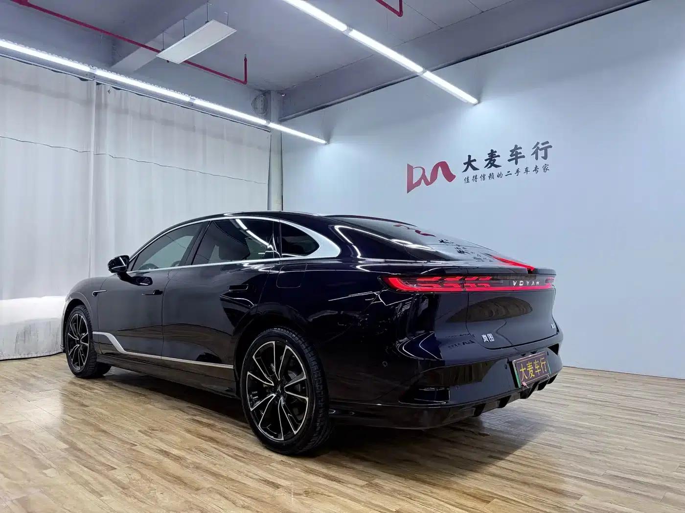 Voyah Chasing the Light 2024 PHEV AWD Long Range Flagship Edition — миниатюра 6