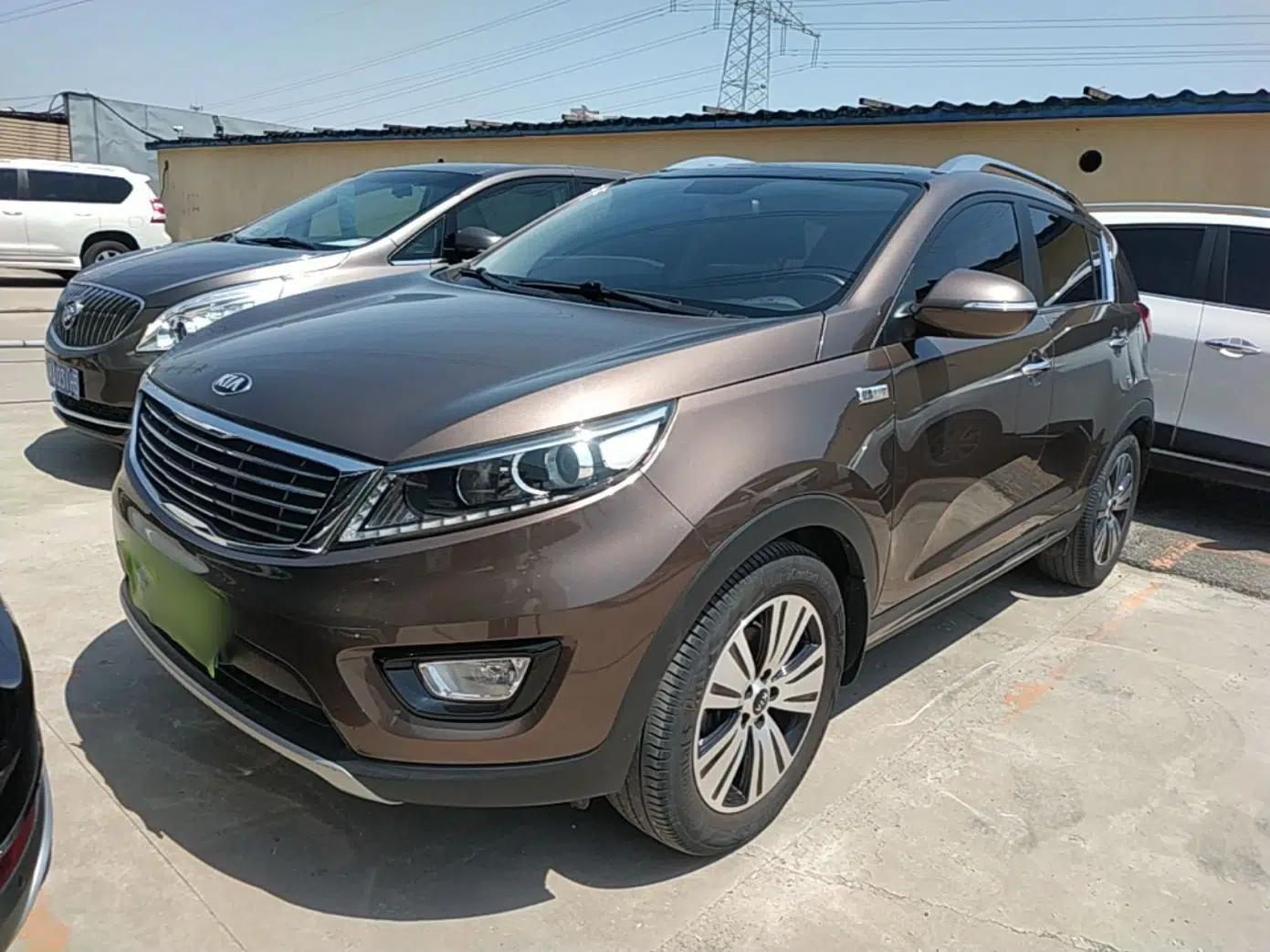 Kia Sportage R 2016 2.0L Automatic Two-Wheel Drive DLX — миниатюра 1