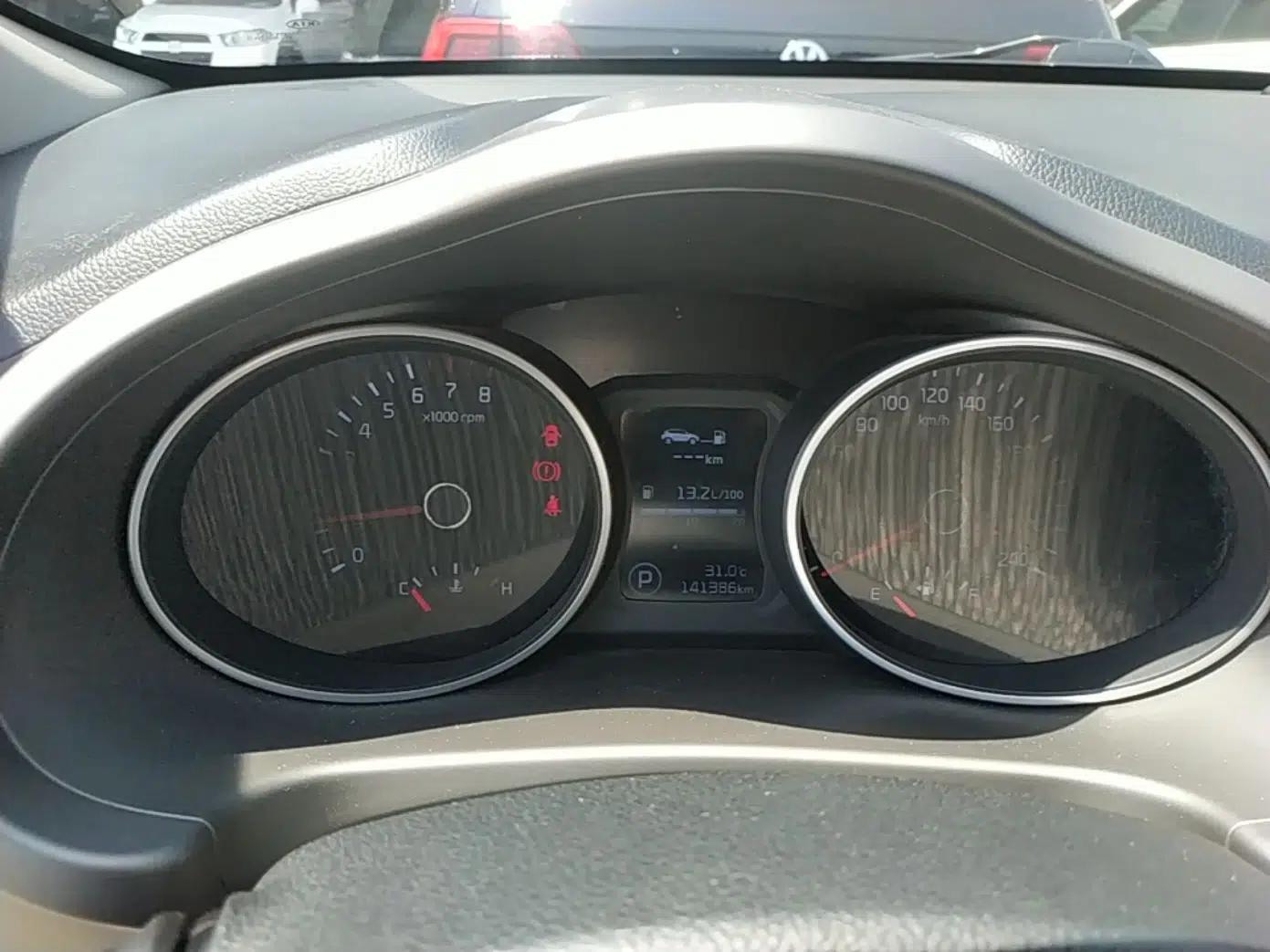 Kia Sportage R 2016 2.0L Automatic Two-Wheel Drive DLX — миниатюра 15