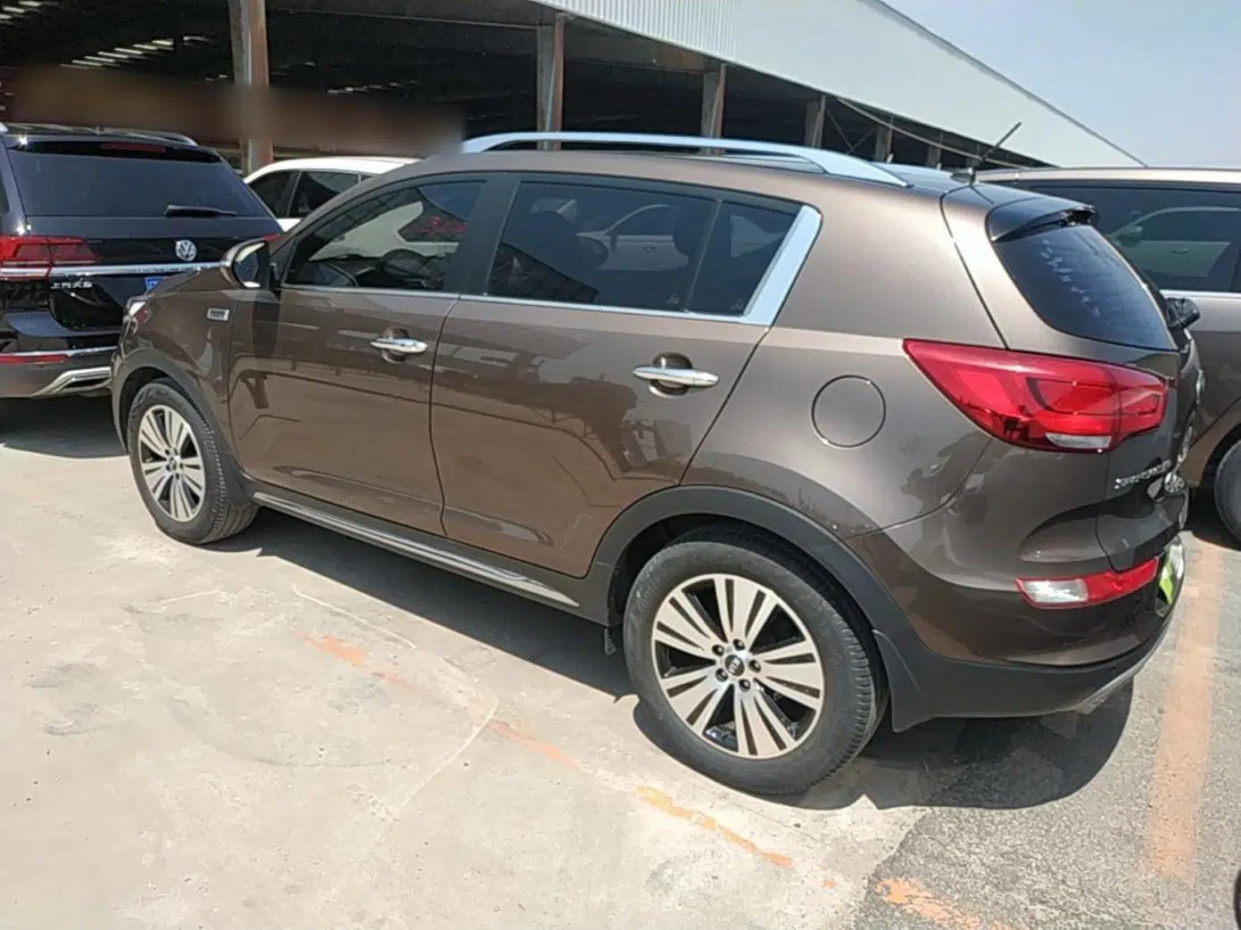 Kia Sportage R 2016 2.0L Automatic Two-Wheel Drive DLX — миниатюра 4