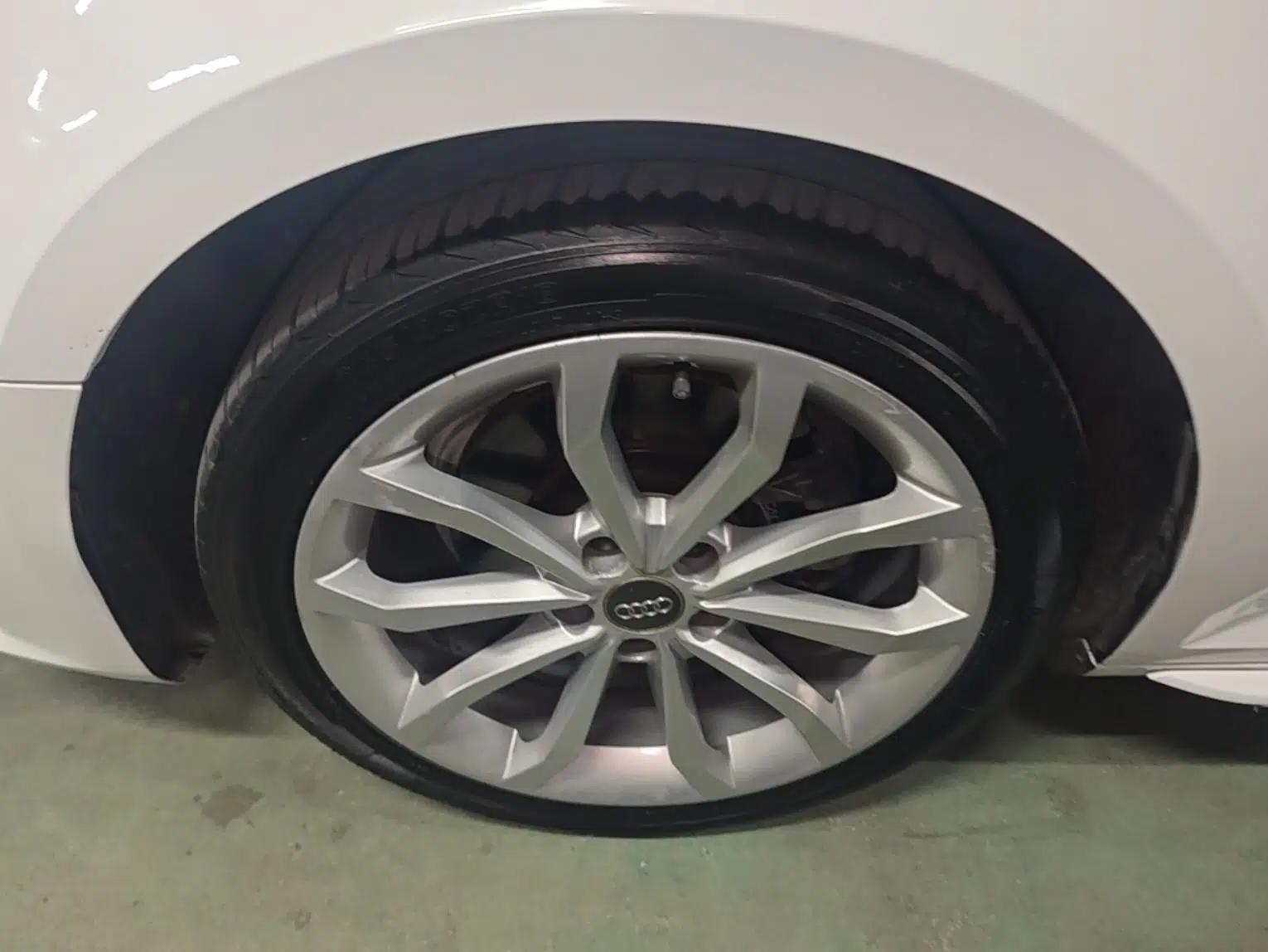 Audi A4L 2019 40 TFSI Fashion Edition China VI Emission Standard — миниатюра 8
