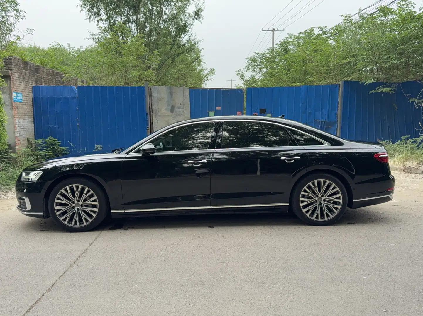 Audi A8 2018 A8L 55 TFSI quattro Luxury Edition — миниатюра 3