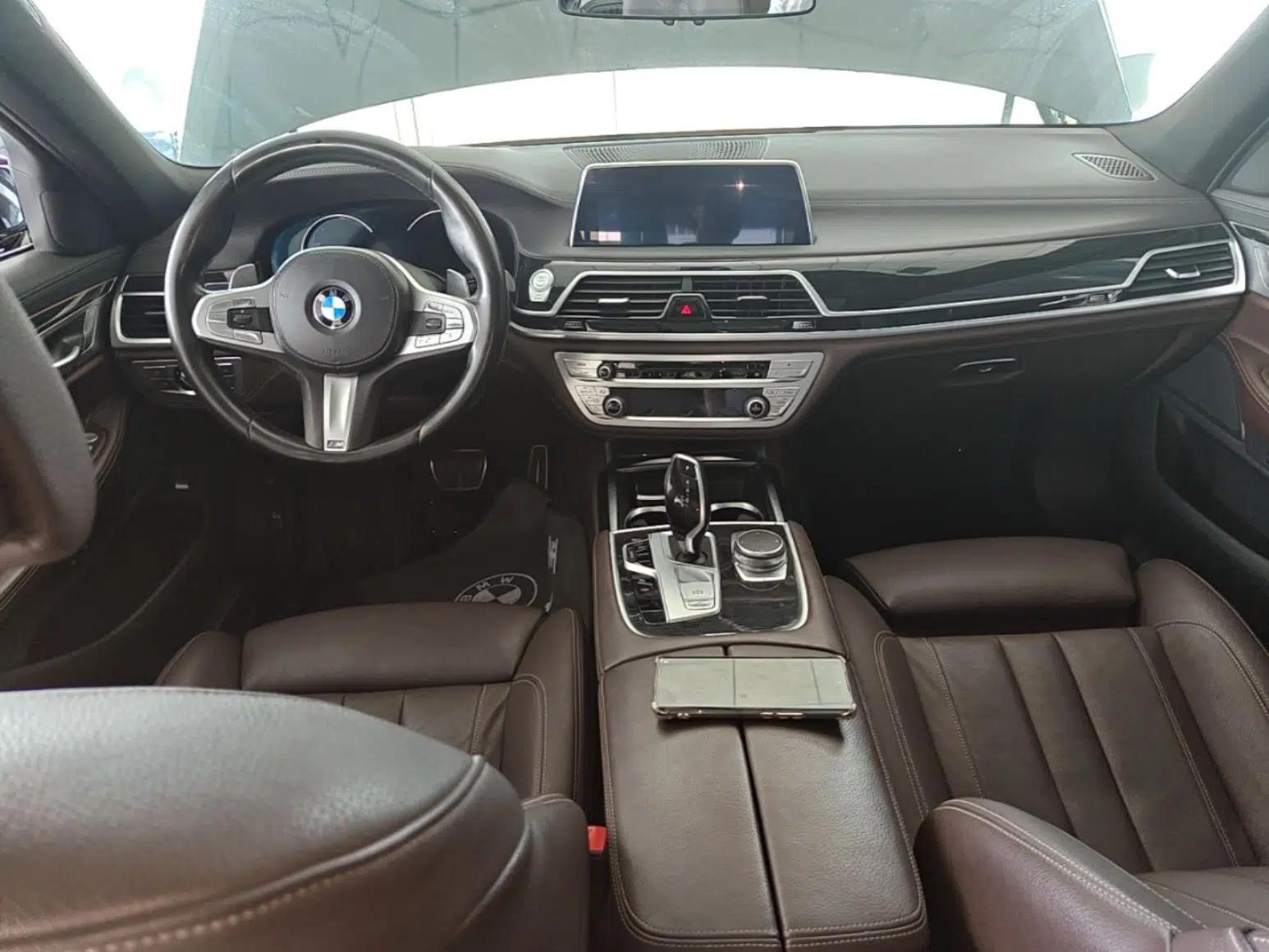 BMW 7 Series 2018 730Li Leading Model M Sport Package — миниатюра 13