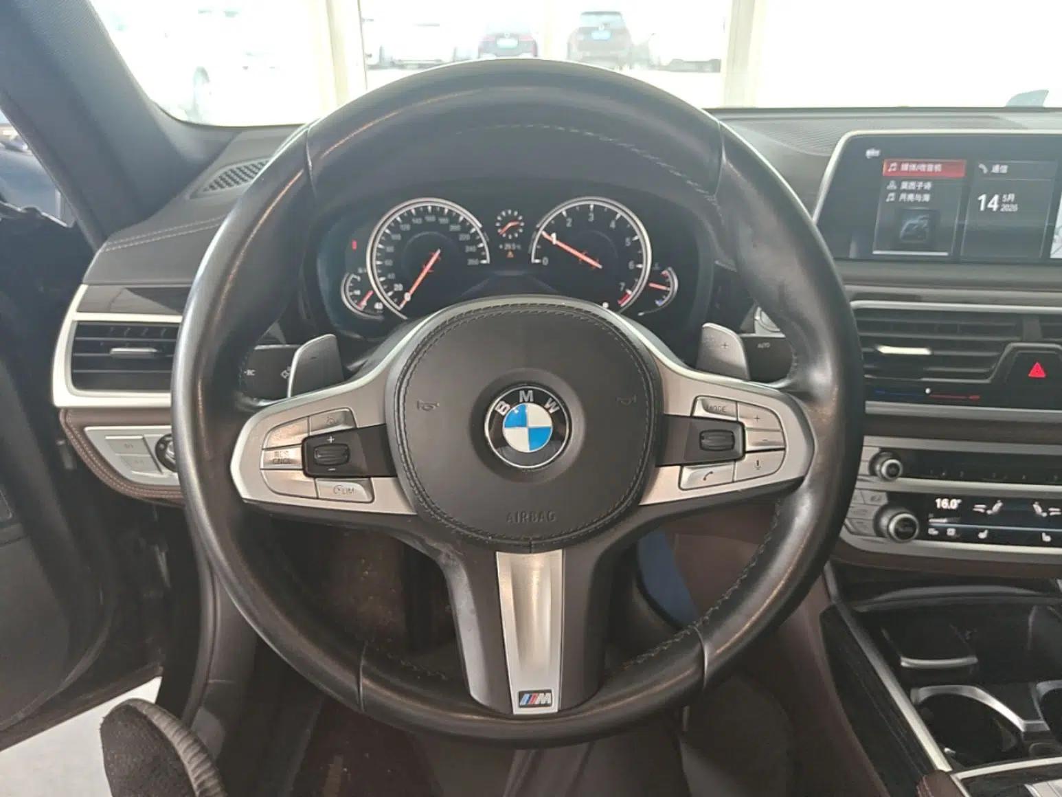 BMW 7 Series 2018 730Li Leading Model M Sport Package — миниатюра 14
