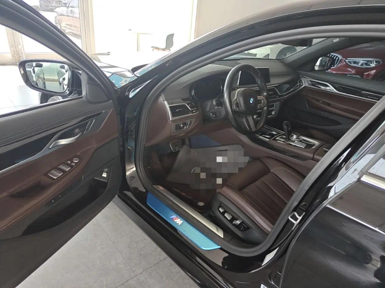 BMW 7 Series 2018 730Li Leading Model M Sport Package — миниатюра 19
