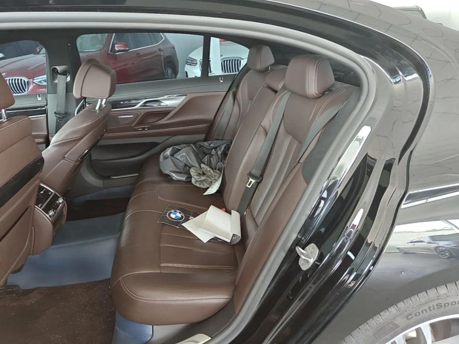 BMW 7 Series 2018 730Li Leading Model M Sport Package — миниатюра 20