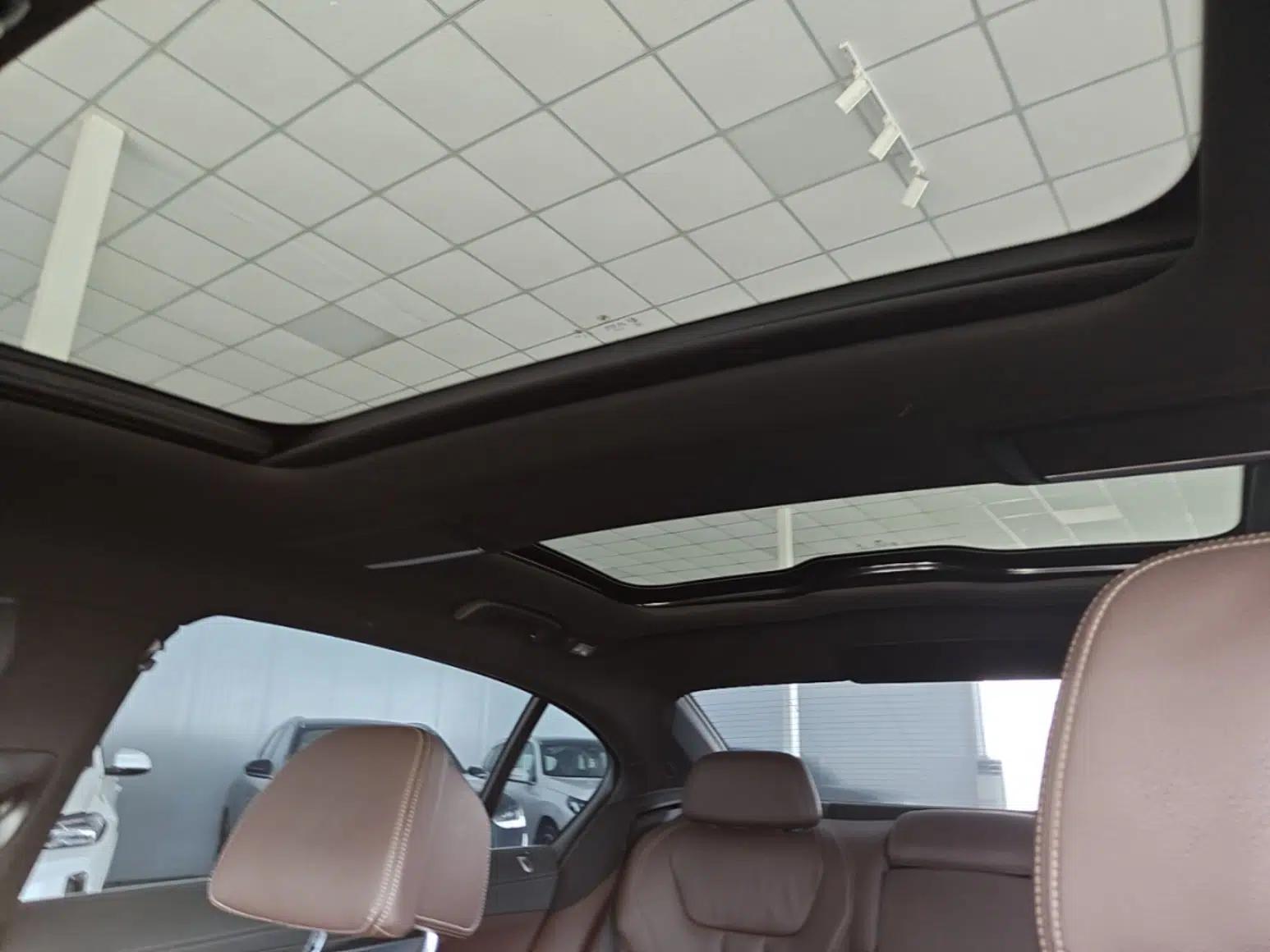 BMW 7 Series 2018 730Li Leading Model M Sport Package — миниатюра 21