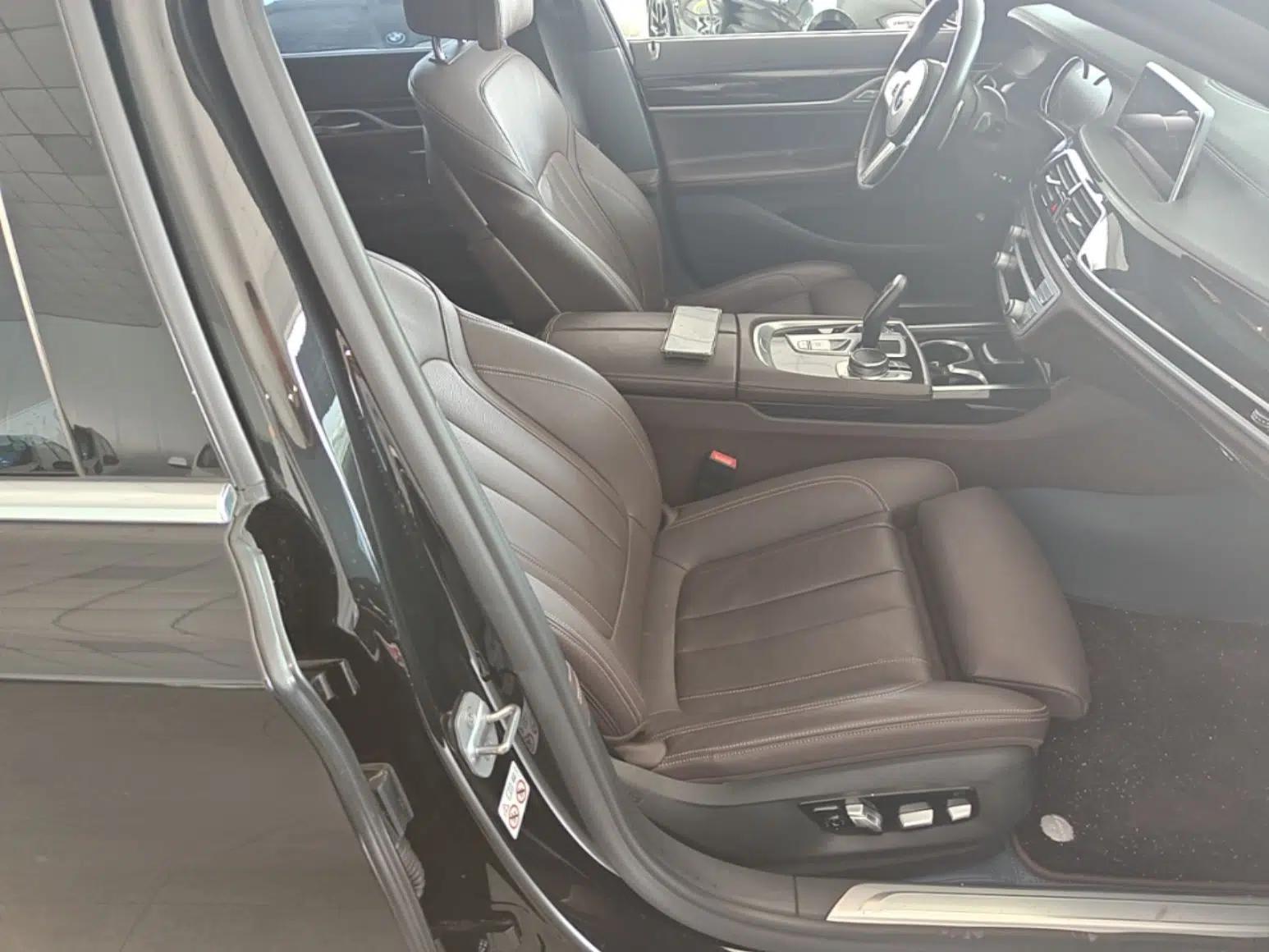 BMW 7 Series 2018 730Li Leading Model M Sport Package — миниатюра 23