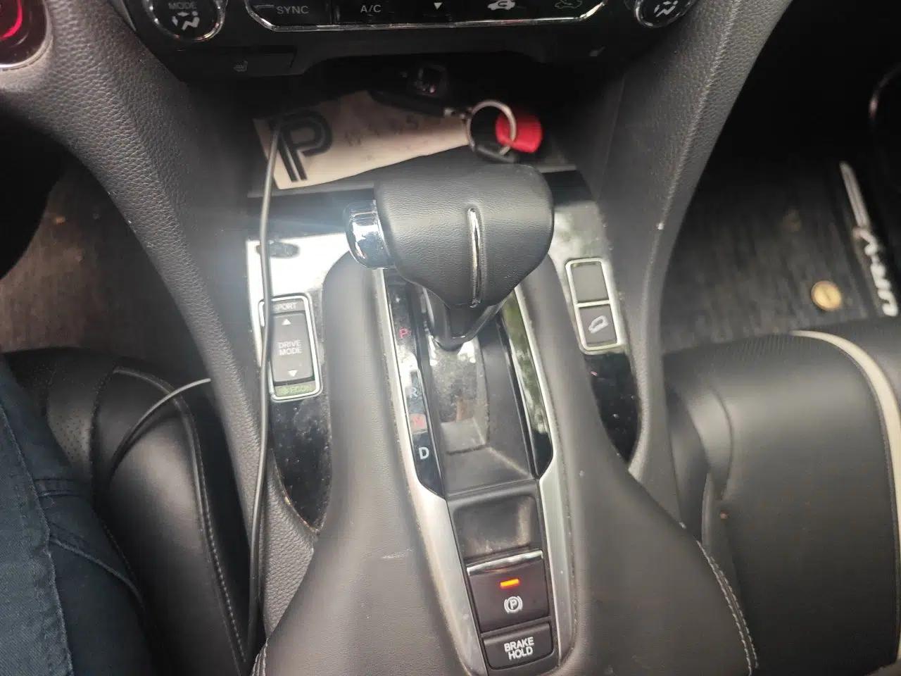 Honda UR-V 2023 240TURBO Two-Wheel Drive Zhijing Edition — миниатюра 15