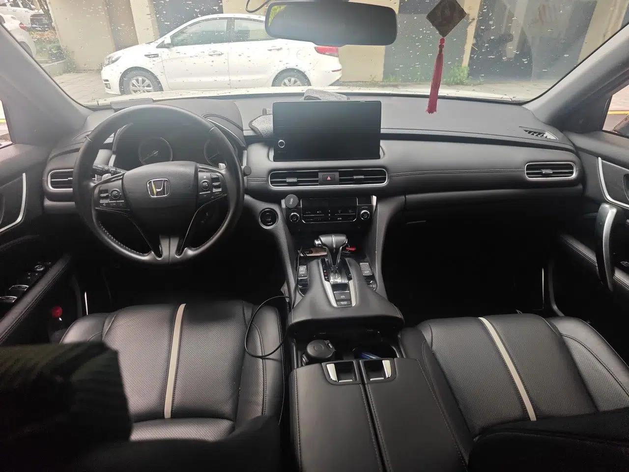 Honda UR-V 2023 240TURBO Two-Wheel Drive Zhijing Edition — миниатюра 10