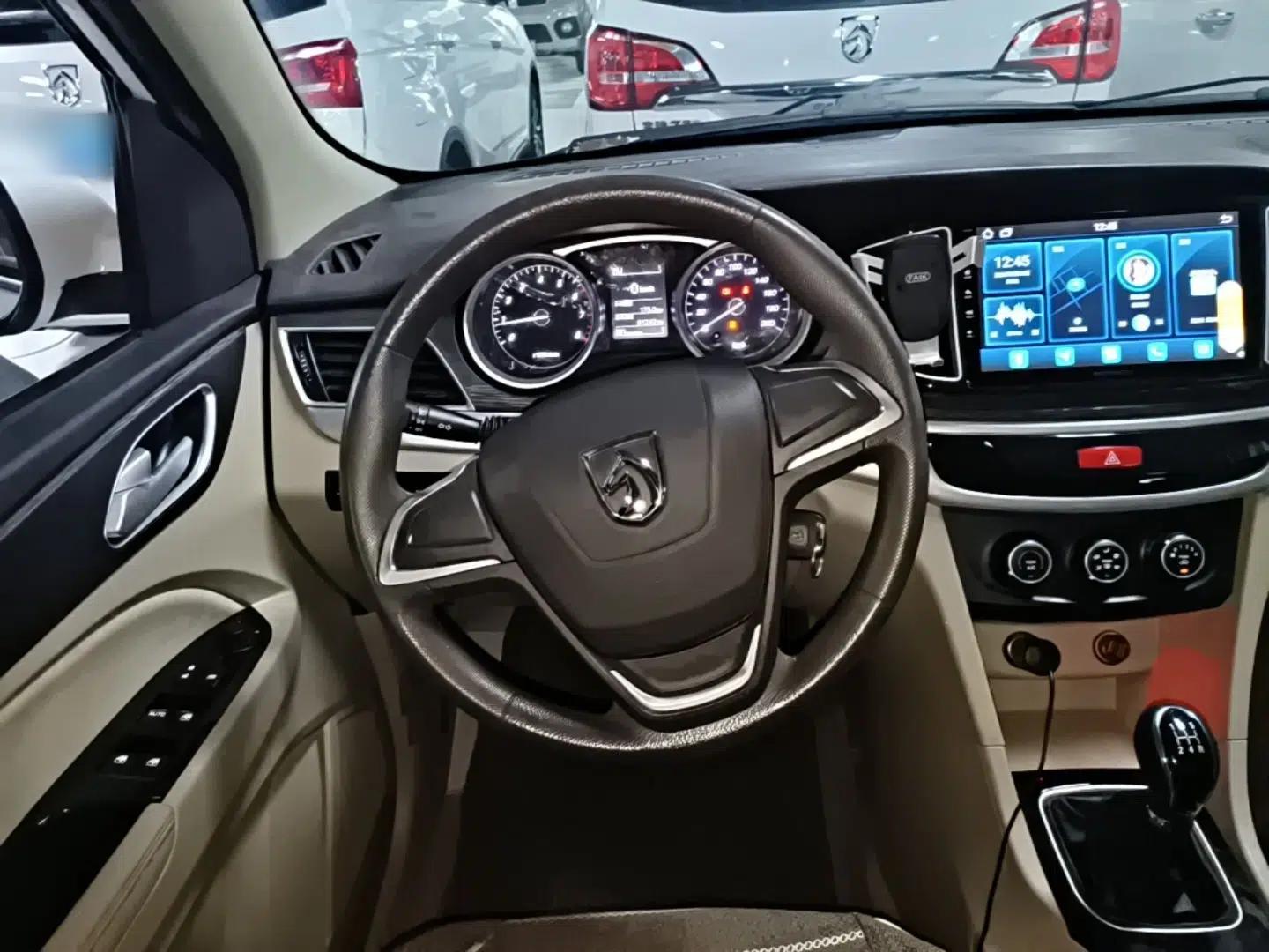 Baojun 730 2016 Revised 1.5L Manual Standard Version 7 Seats China V Emission Standard — миниатюра 14