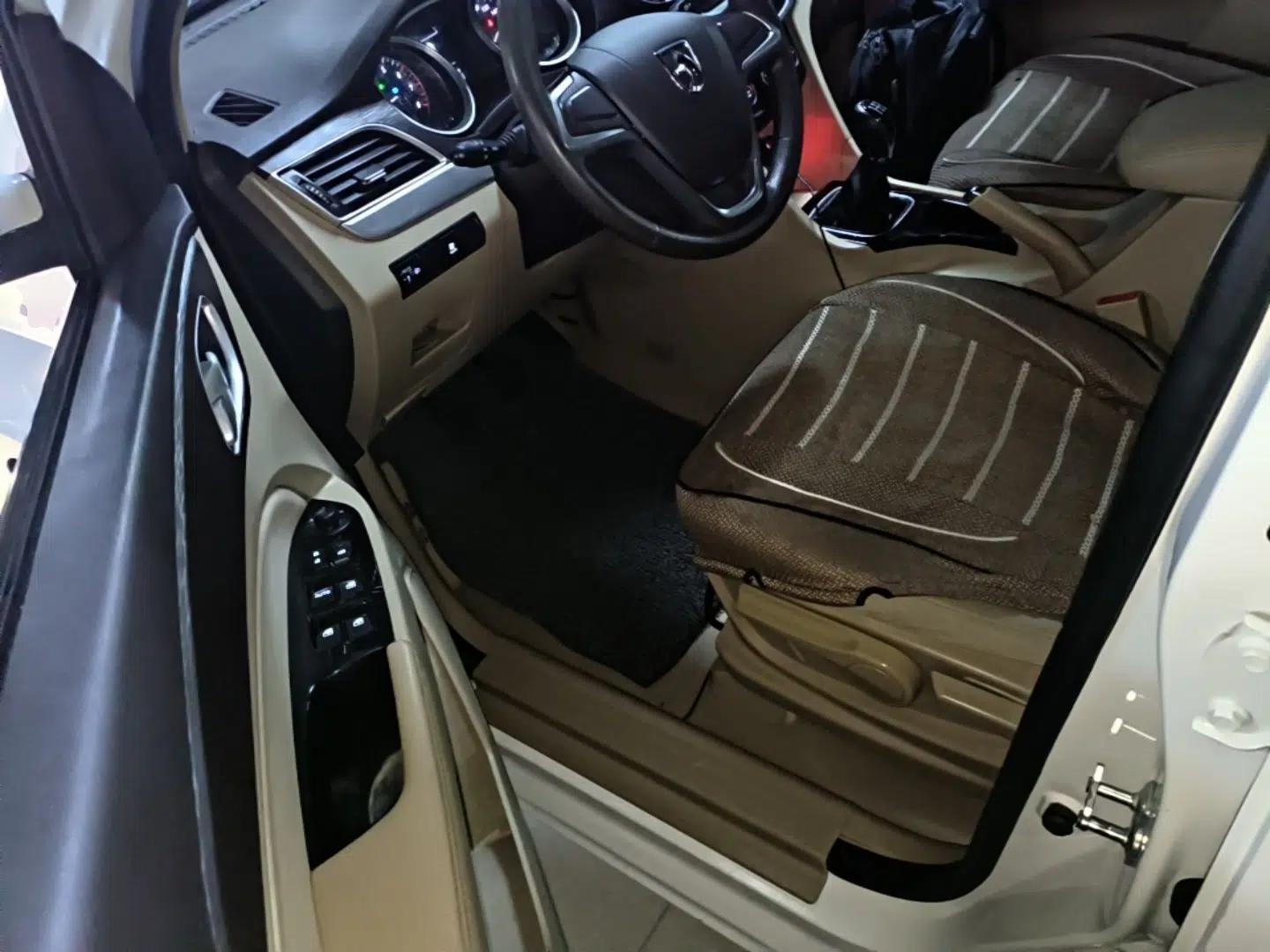 Baojun 730 2016 Revised 1.5L Manual Standard Version 7 Seats China V Emission Standard — миниатюра 19