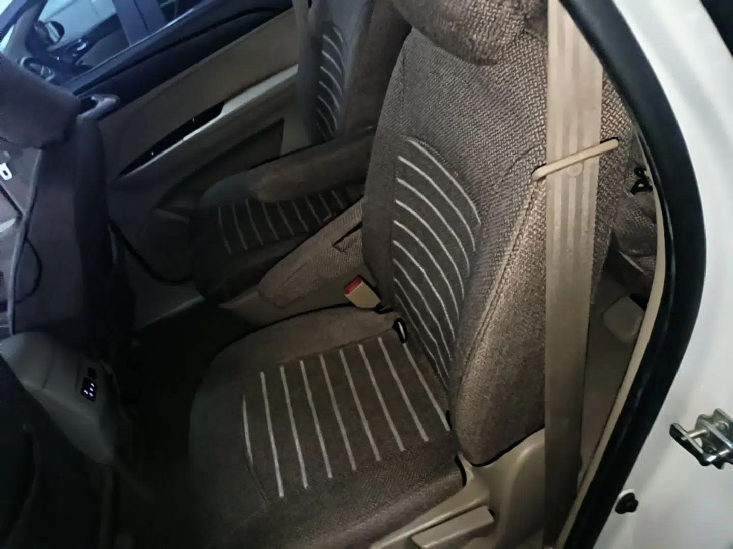 Baojun 730 2016 Revised 1.5L Manual Standard Version 7 Seats China V Emission Standard — миниатюра 20