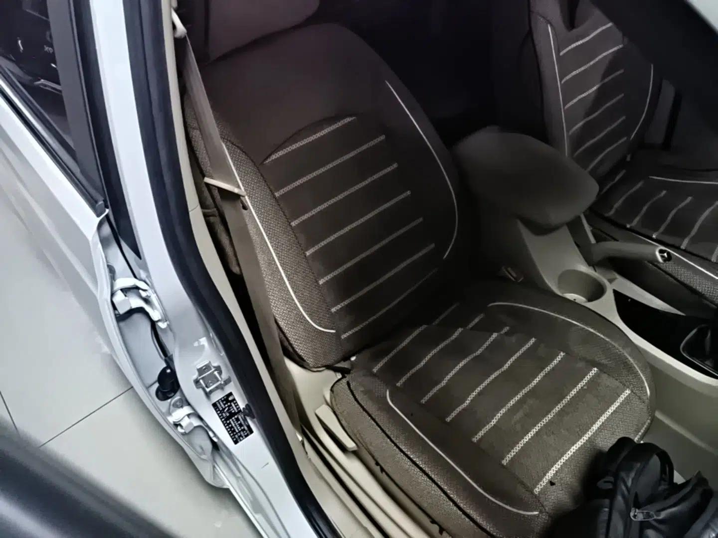 Baojun 730 2016 Revised 1.5L Manual Standard Version 7 Seats China V Emission Standard — миниатюра 23