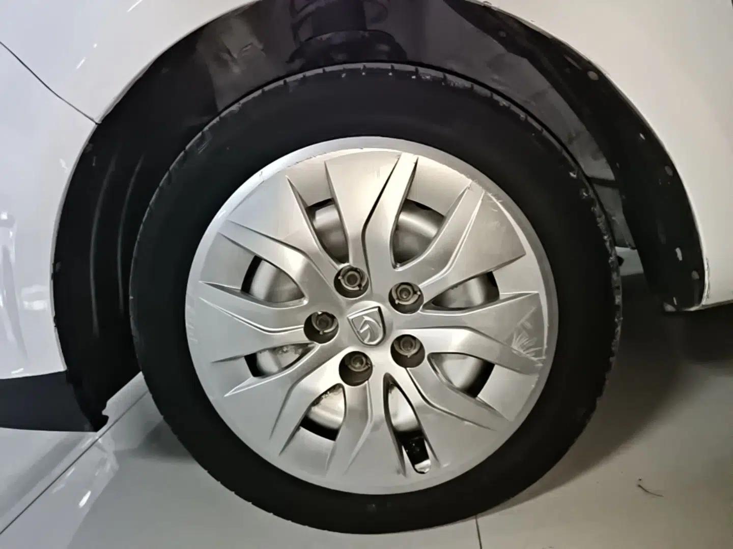 Baojun 730 2016 Revised 1.5L Manual Standard Version 7 Seats China V Emission Standard — миниатюра 8