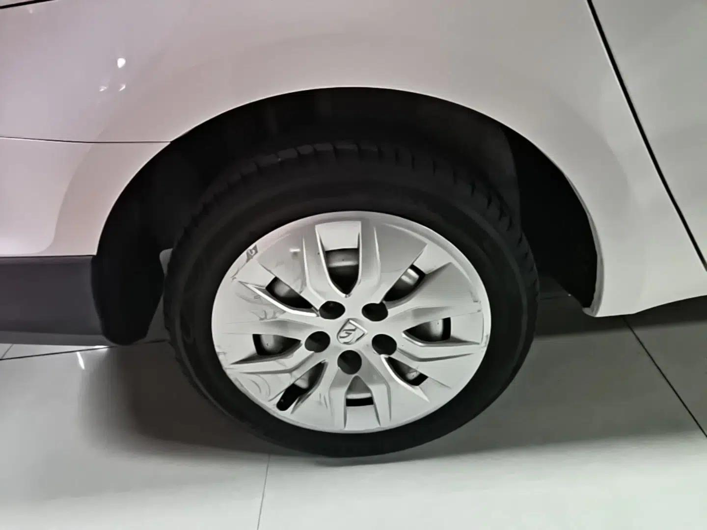 Baojun 730 2016 Revised 1.5L Manual Standard Version 7 Seats China V Emission Standard — миниатюра 10