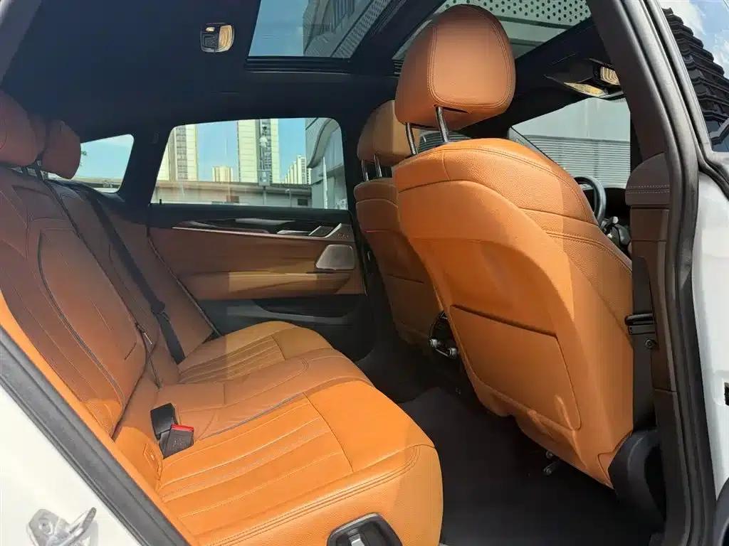 2021 BMW 6 Series GT 630i M Sport Package — миниатюра 14