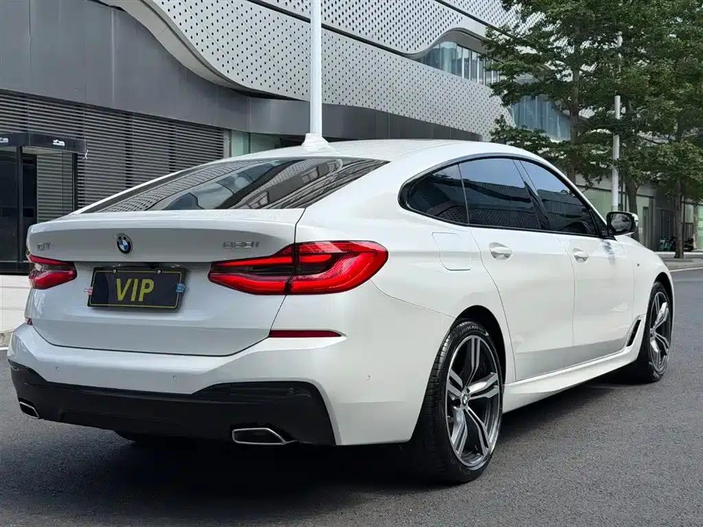 2021 BMW 6 Series GT 630i M Sport Package — миниатюра 18