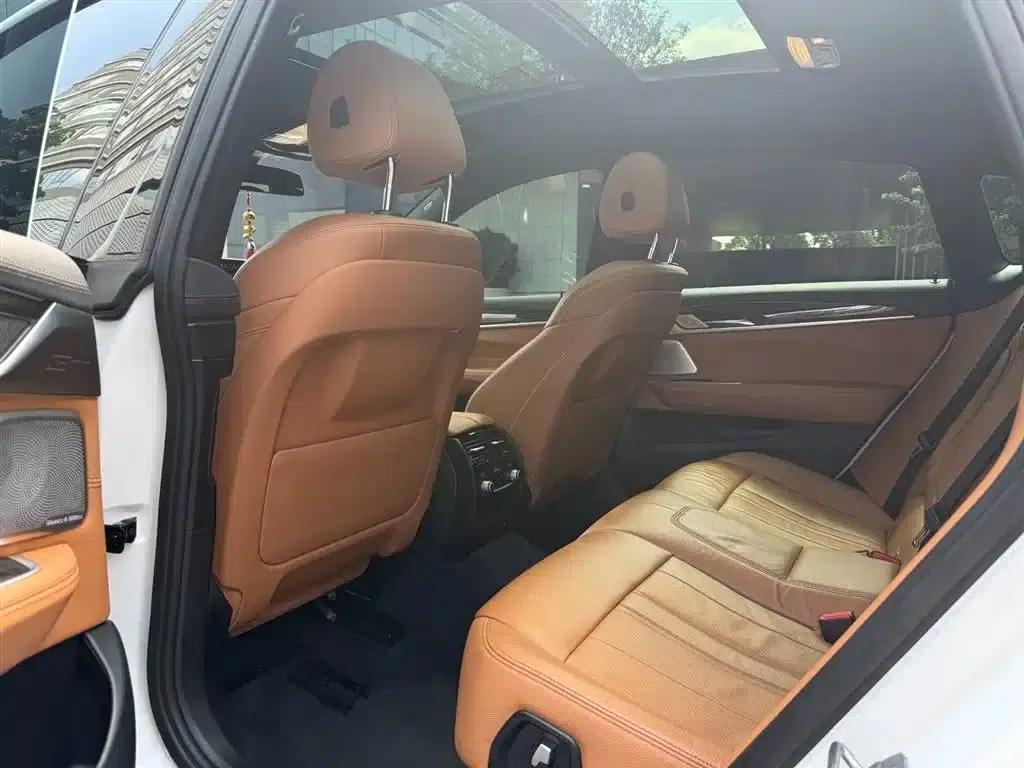 2021 BMW 6 Series GT 630i M Sport Package — миниатюра 4