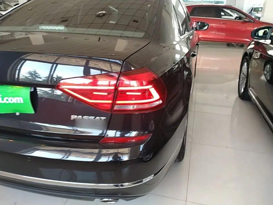 Volkswagen Passat 2017 330TSI DSG Luxury Edition — миниатюра 8