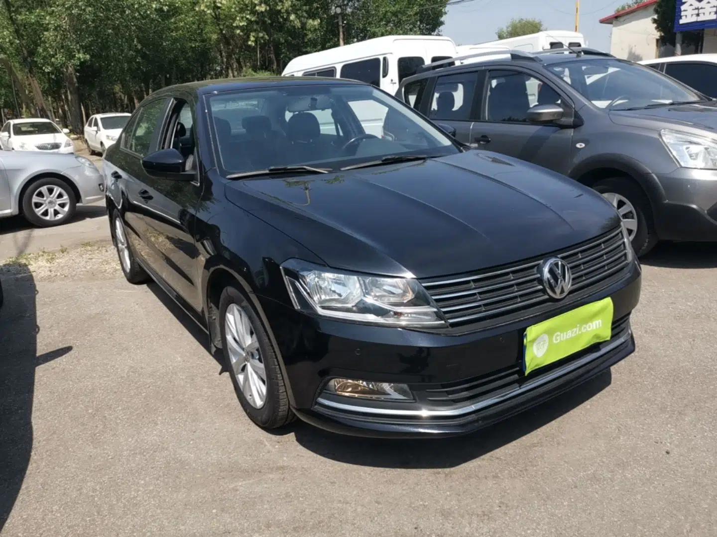 Volkswagen Lavida 2015 1.6L Manual Comfort Edition — миниатюра 3
