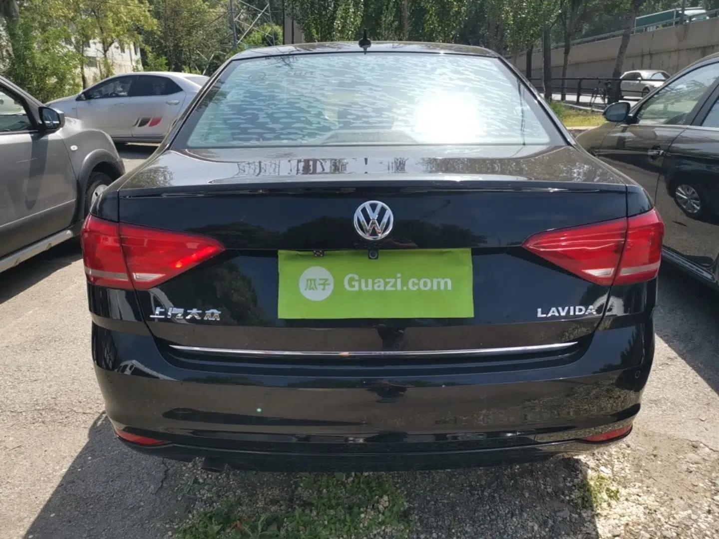 Volkswagen Lavida 2015 1.6L Manual Comfort Edition — миниатюра 5