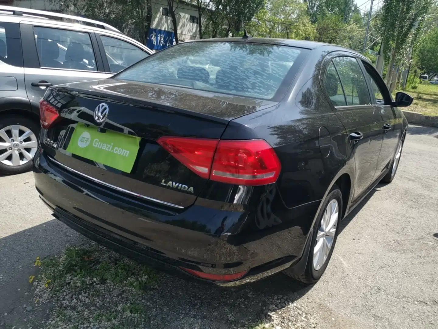Volkswagen Lavida 2015 1.6L Manual Comfort Edition — миниатюра 6