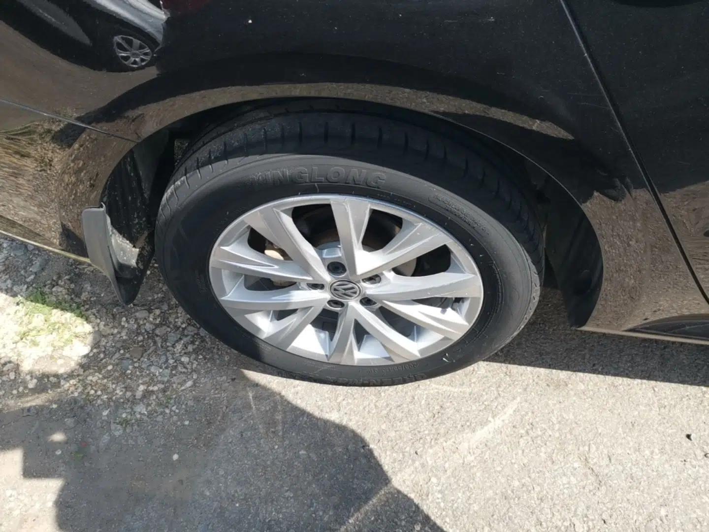 Volkswagen Lavida 2015 1.6L Manual Comfort Edition — миниатюра 10