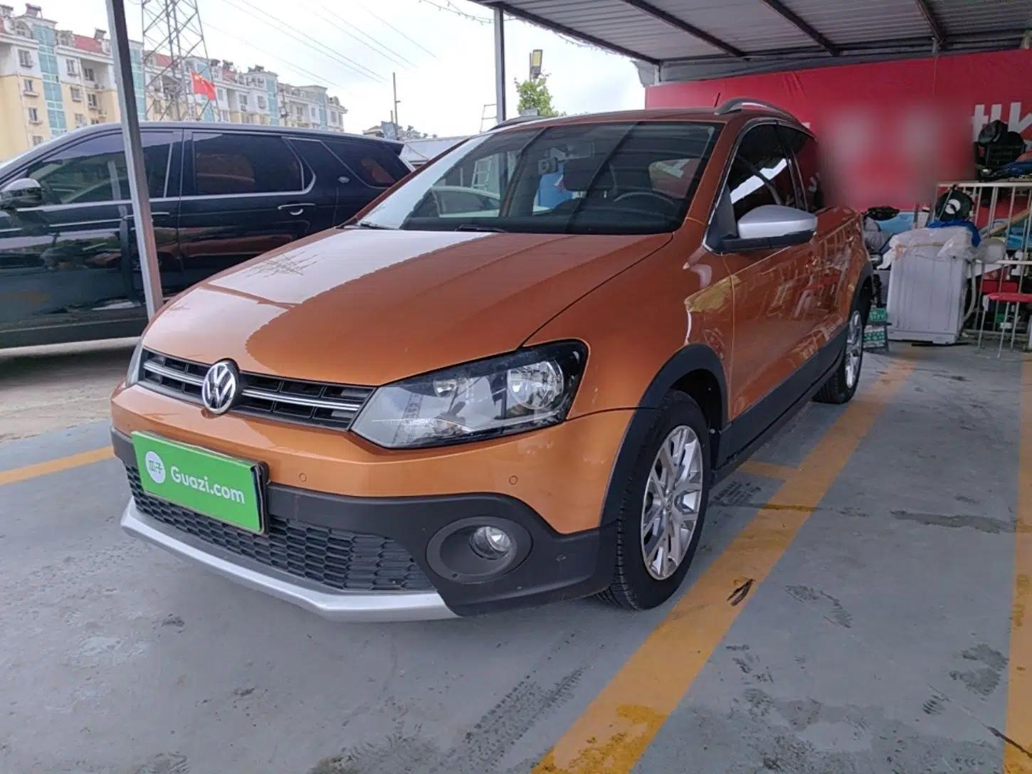Volkswagen Polo 2016 1.6L Cross Polo Automatic — миниатюра 1
