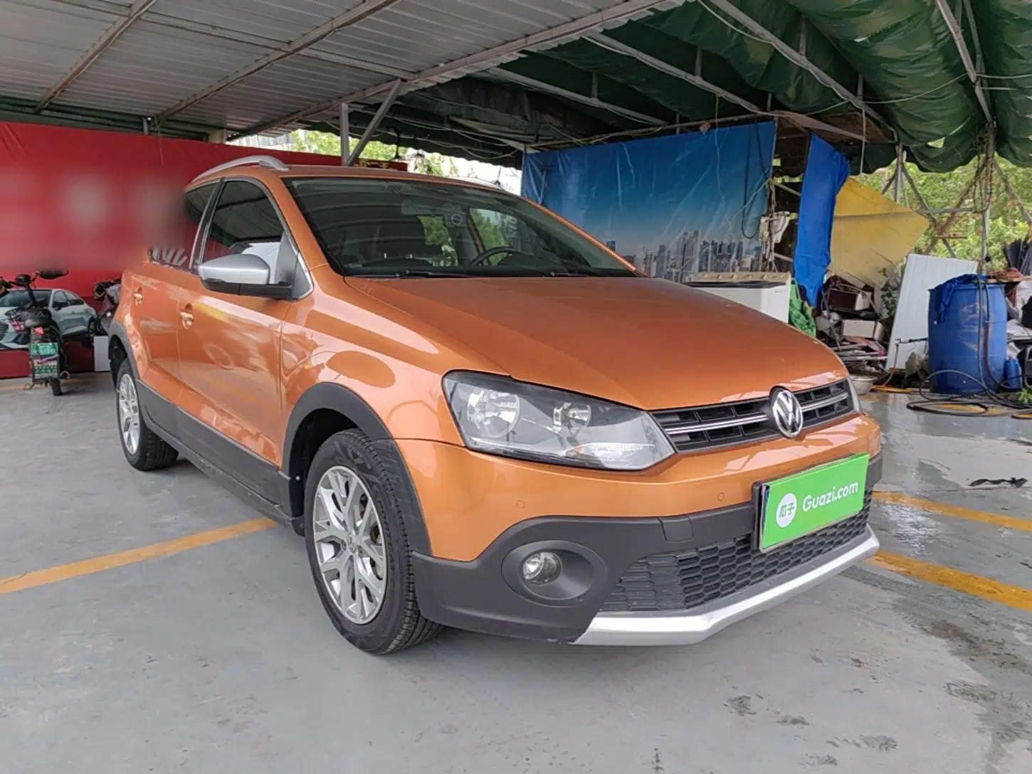 Volkswagen Polo 2016 1.6L Cross Polo Automatic — миниатюра 3