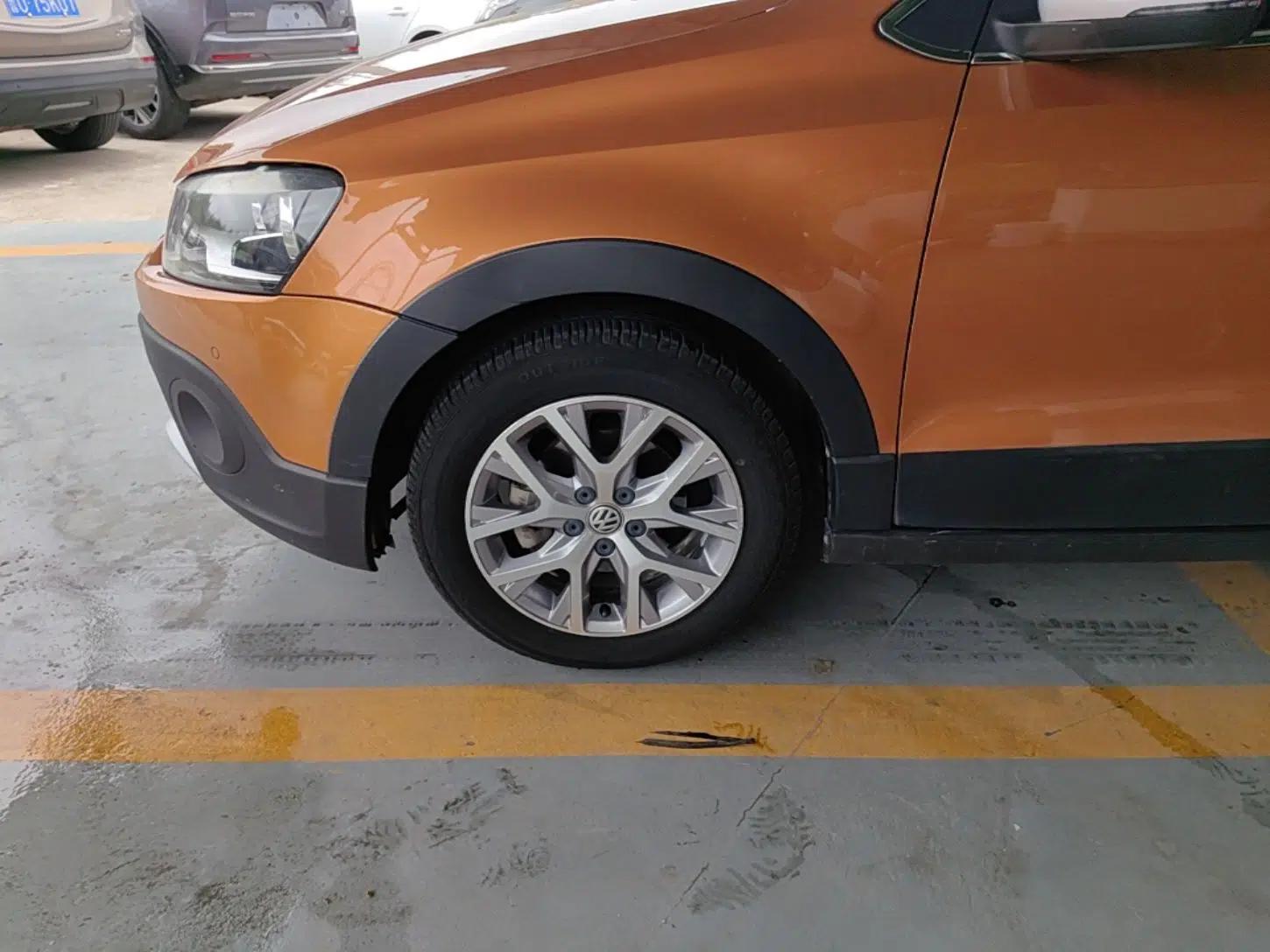 Volkswagen Polo 2016 1.6L Cross Polo Automatic — миниатюра 8