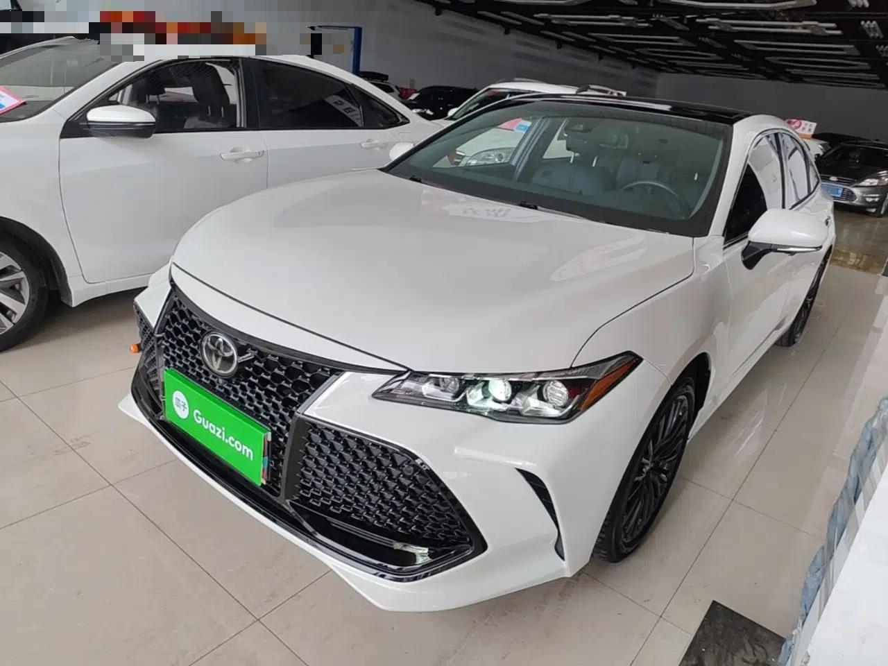Toyota Avalon 2019 2.5L Touring Premium Version China VI Standard — миниатюра 1