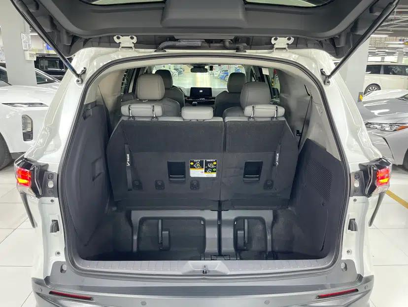 Toyota Granvia 2024 2.5L Hybrid Comfort Edition — миниатюра 22
