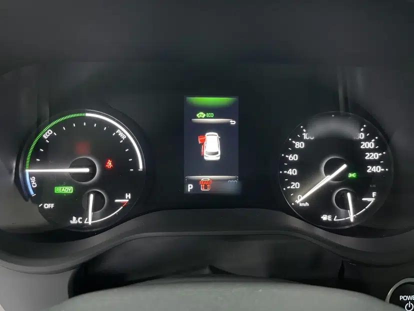 Toyota Granvia 2024 2.5L Hybrid Comfort Edition — миниатюра 10