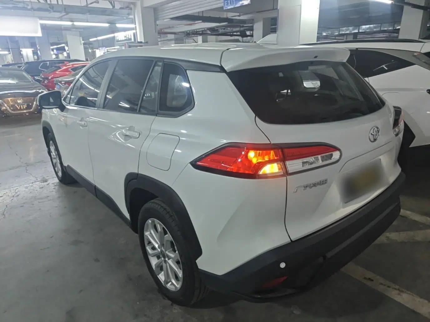 Toyota FRONTLANDER 2024 2.0L CVT Elite Plus Edition — миниатюра 4