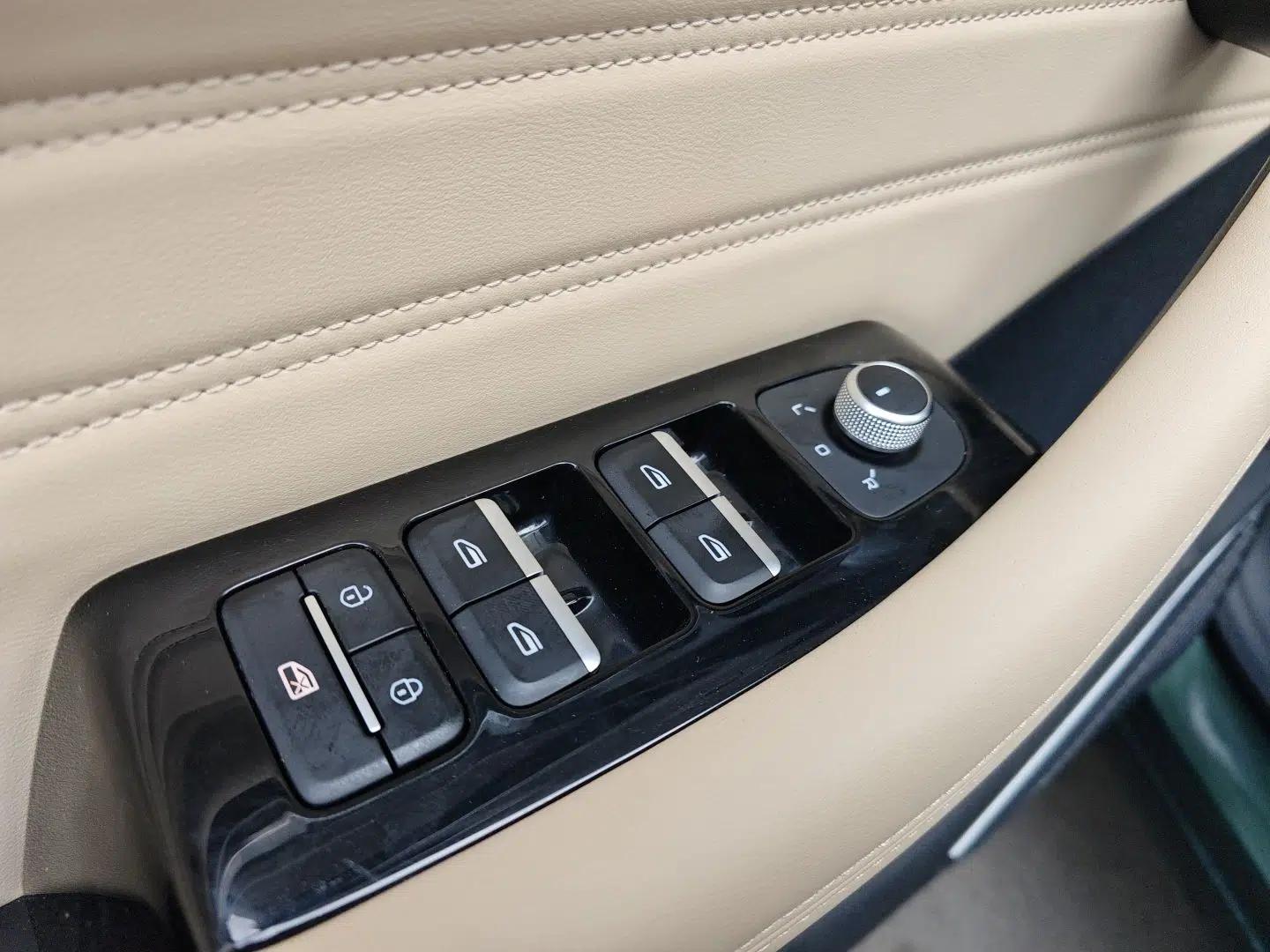 Geely Auto Monjaro L 2025 Dongfang Yao 2.0TD Automatic All-Wheel-Drive Wangyue Edition — миниатюра 15